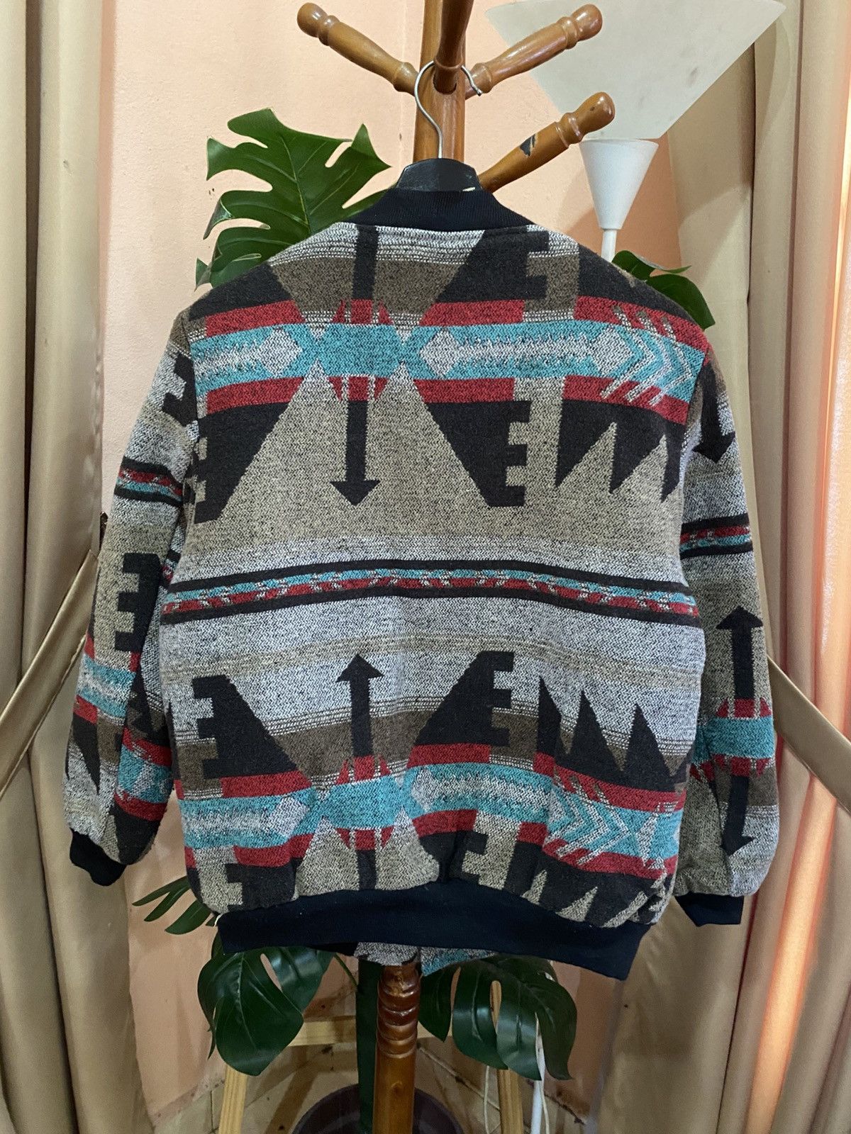 Black Boy Place VINTAGE BLACK BOY NAVAJO BOMBER JACKET Size L / US 10 / IT 46 - 7 Thumbnail