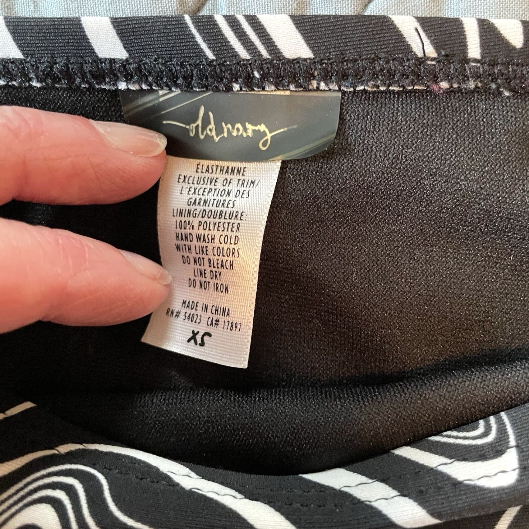 Old Navy Old Navy Bikini Bottom Women's XS Hipster Swim B&W Swirl black white Size 26" / US 2 / IT 38 - 5 Thumbnail