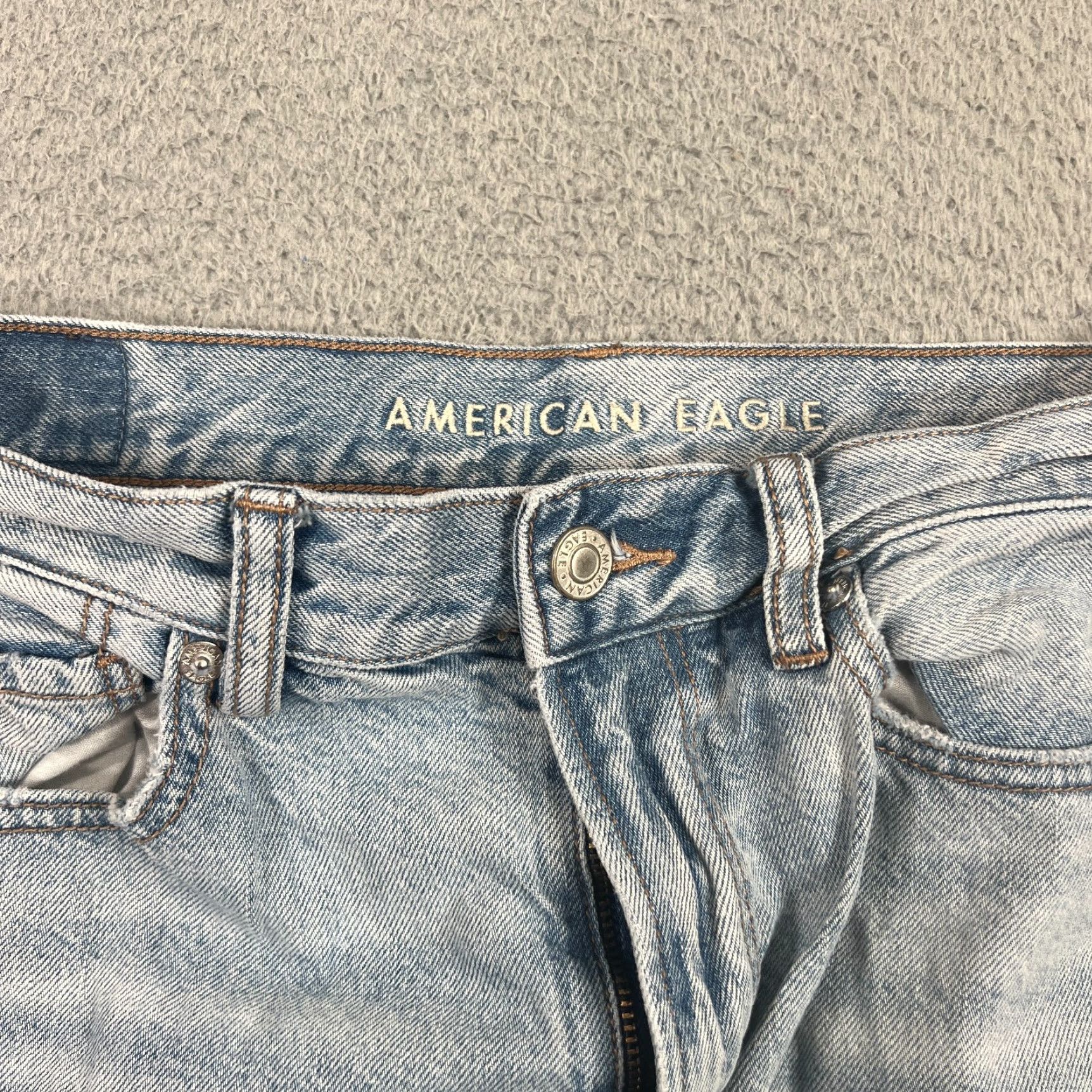American Eagle Outfitters VINTAGE American Eagle Relaxed Mom Jeans Womens Size 4 High Rise Light Wash Denim Size 27" / US 4 / IT 40 - 6 Thumbnail