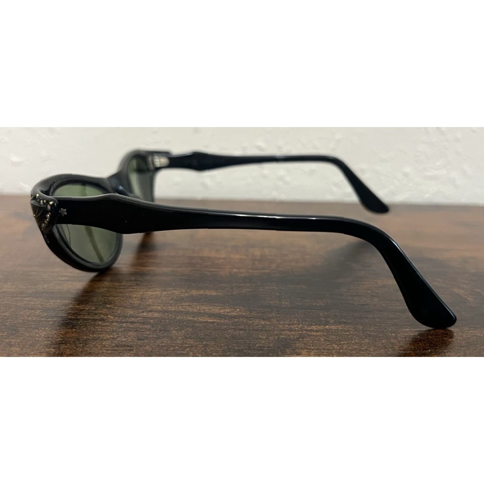 Vintage VINTAGE SR USA Cat Eye Sunglasses Black Green Lens 1950s 5 1/2 Custom Look Art Deco Mens Women Girls Boys Size ONE SIZE - 3 Thumbnail