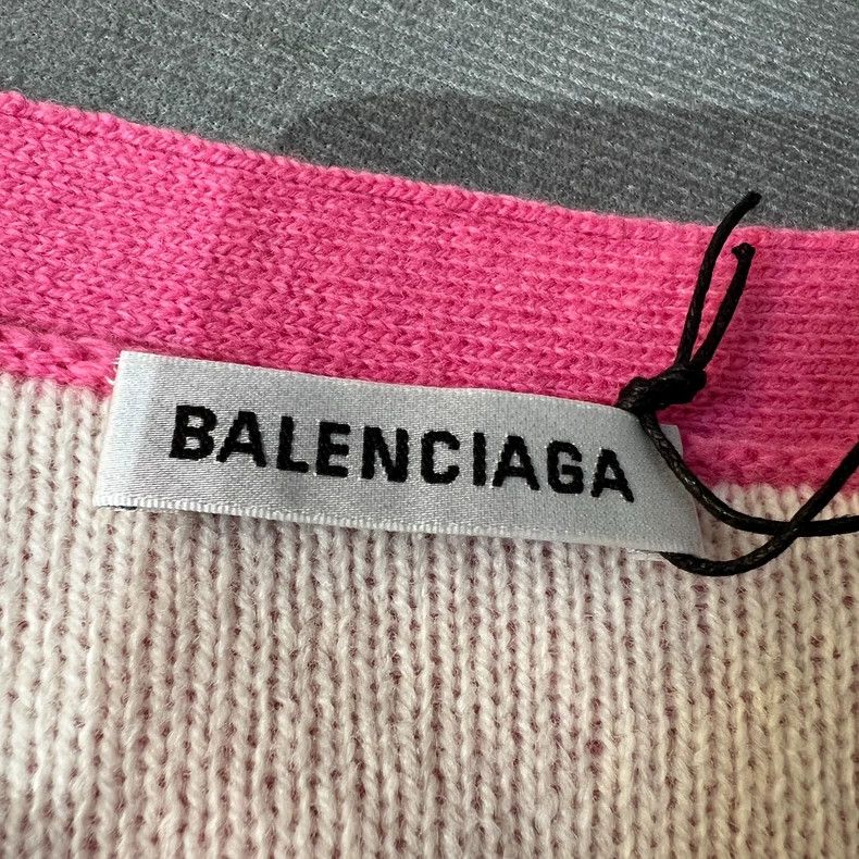 Balenciaga Balenciaga Pink bullet screen full logo knitted cardigan sw Size US S / EU 44-46 / 1 - 4 Thumbnail