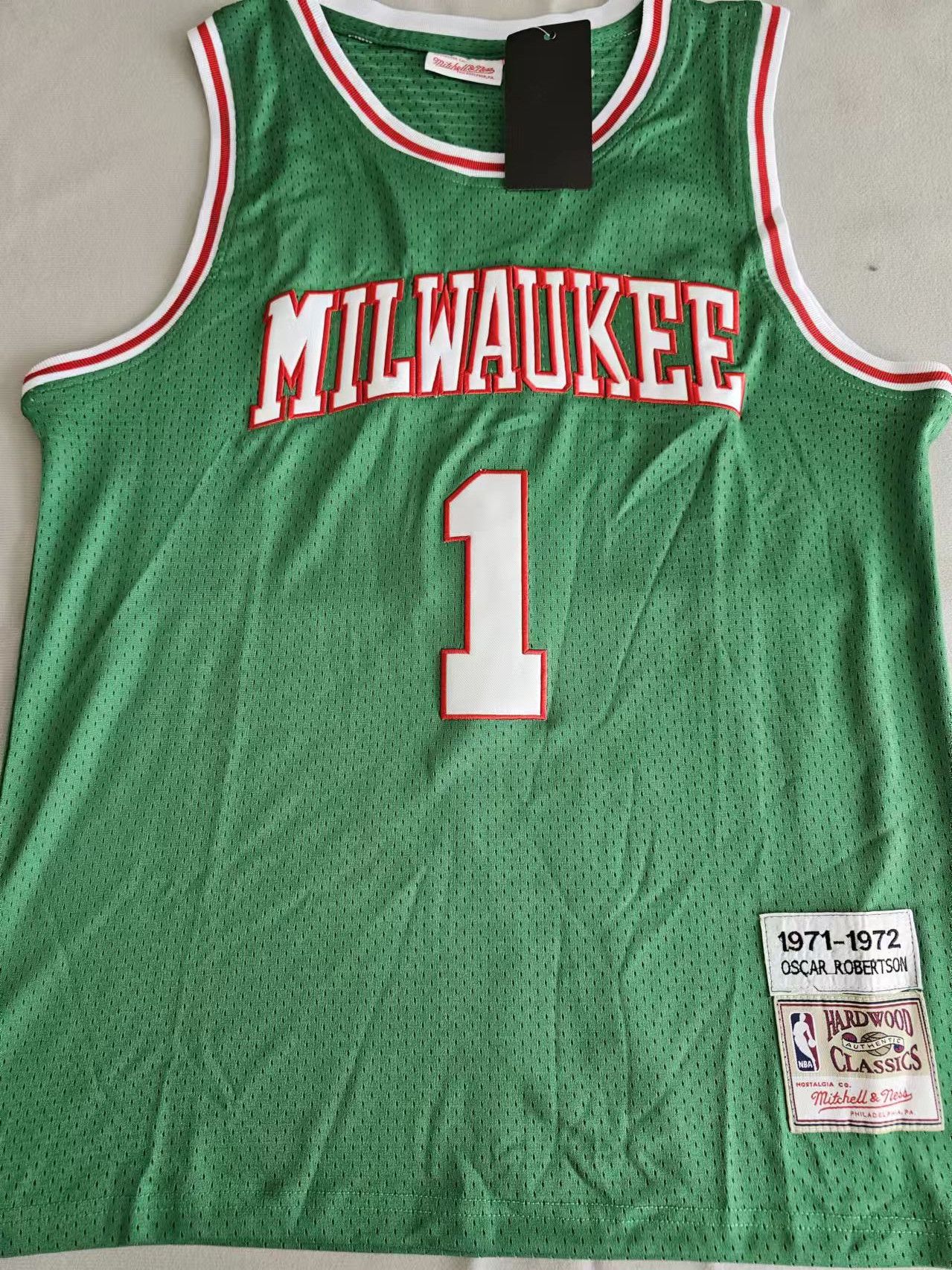 NBA Milwaukee Bucks 1 Alvin Robertson Jersey Size US XL / EU 56 / 4 - 1 Thumbnail