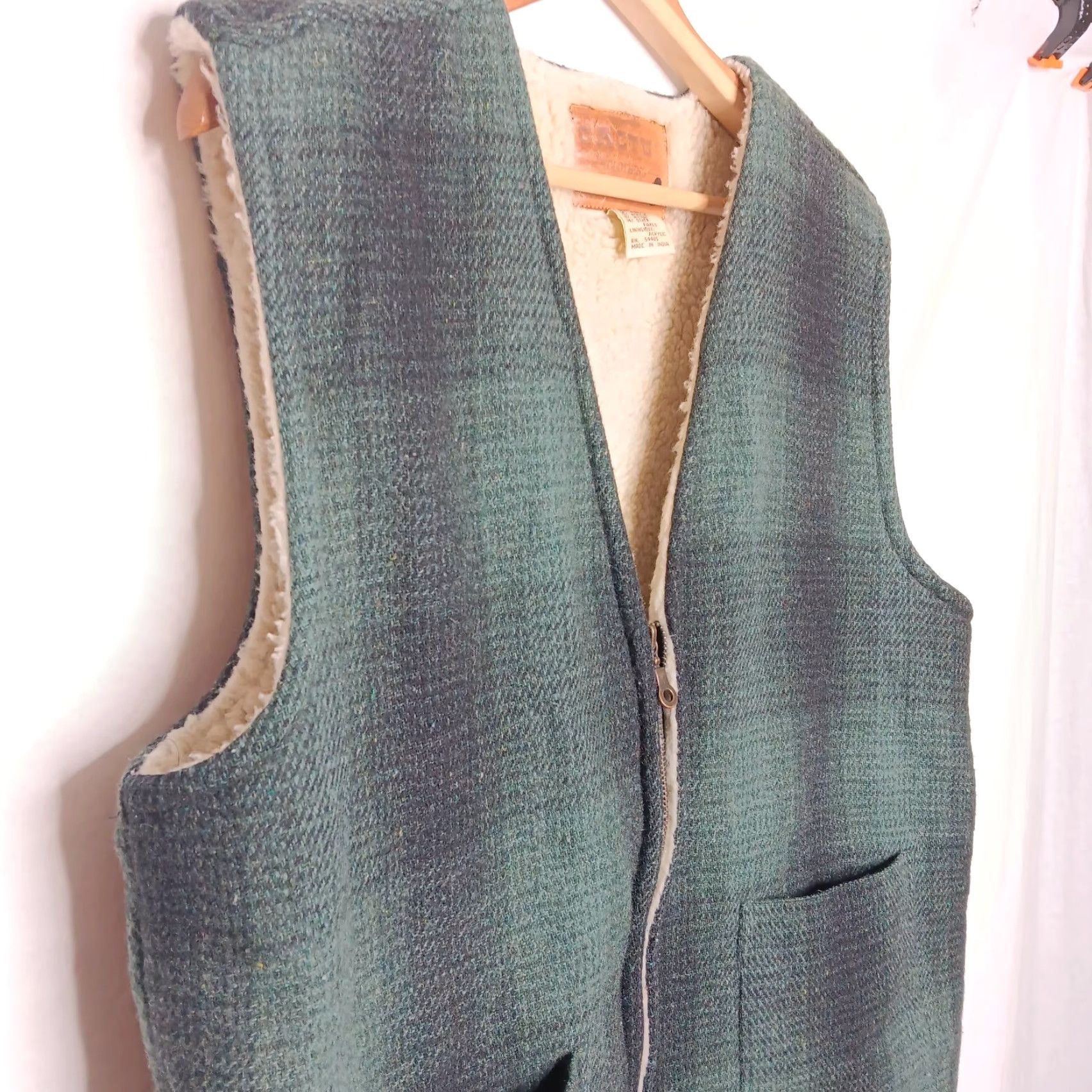 Vintage VINTAGE Cactus Vest Wool Blend Short Casual Workwear Mens M Green Plaid Faux Sherpa Lined 23" Pit to Pit 29" Back 23.5" Long Size US M / EU 48-50 / 2 - 5 Thumbnail