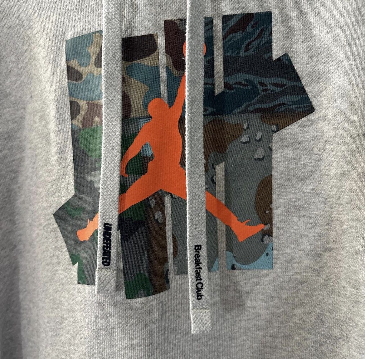 Jordan Brand × Undefeated Jordan x UNDEFEATED Hoodie Heather Gray Size US XL / EU 56 / 4 - 4 Thumbnail