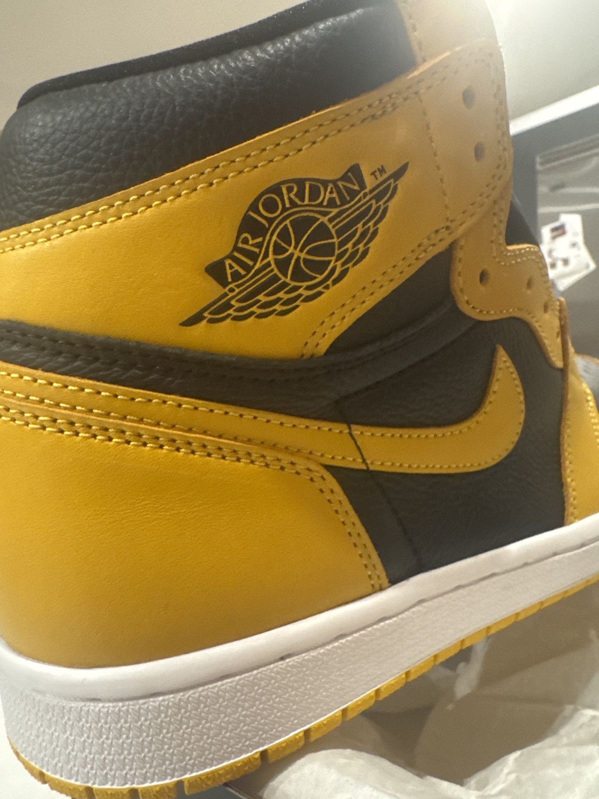 Jordan Brand × Nike Air Jordan 1 Retro High OG Size US 9.5 / EU 42-43 - 5 Thumbnail