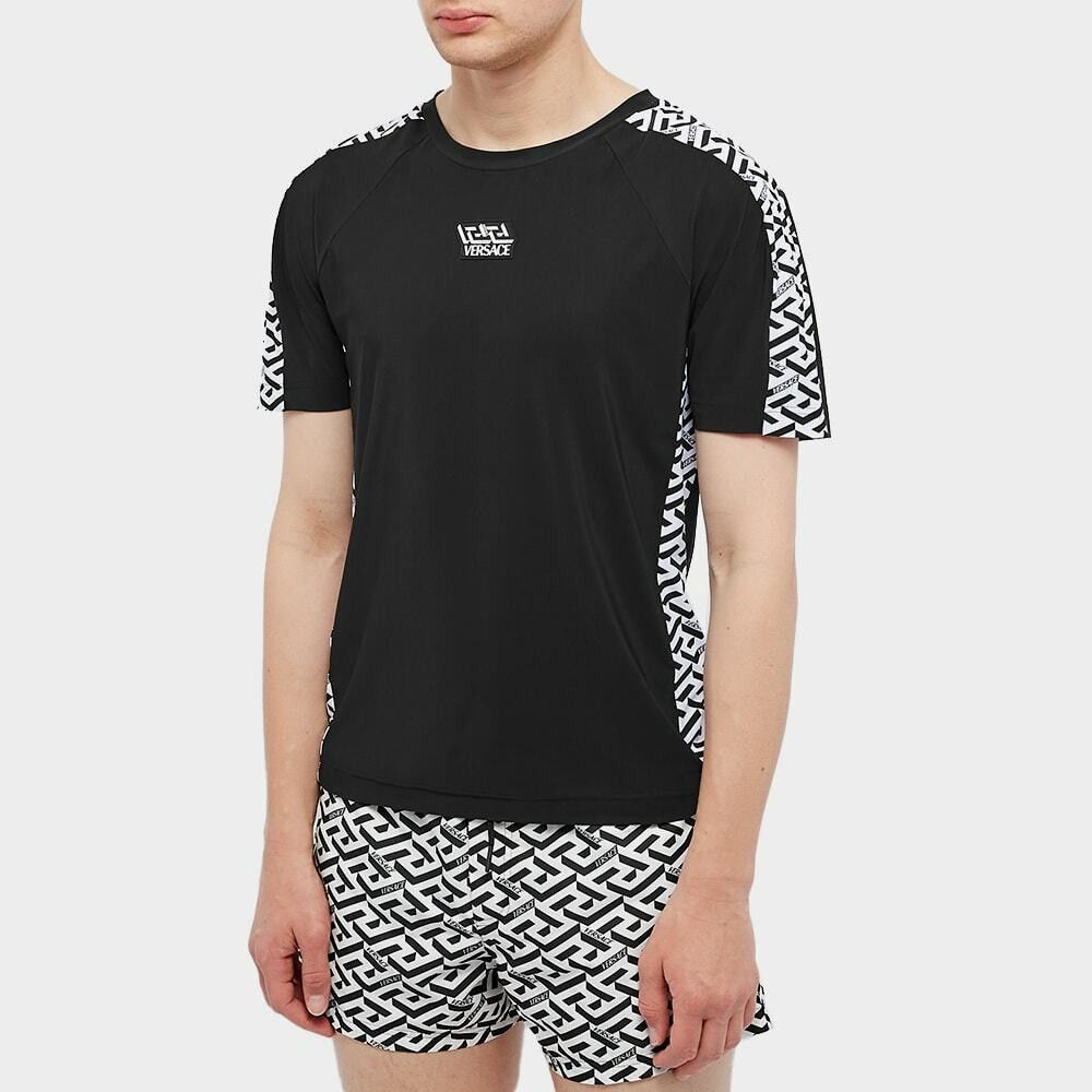 Versace VERSACE black & white La Greca nylon gym t-shirt Large Size US L / EU 52-54 / 3 - 2 Thumbnail