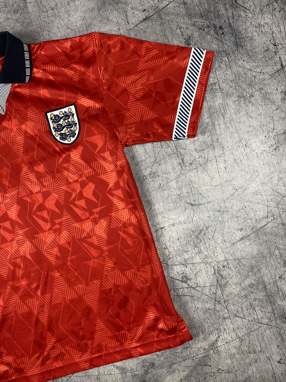 Vintage Vintage Office Retro England Soccer Jersey Tee T Shirt Size US S / EU 44-46 / 1 - 4 Thumbnail