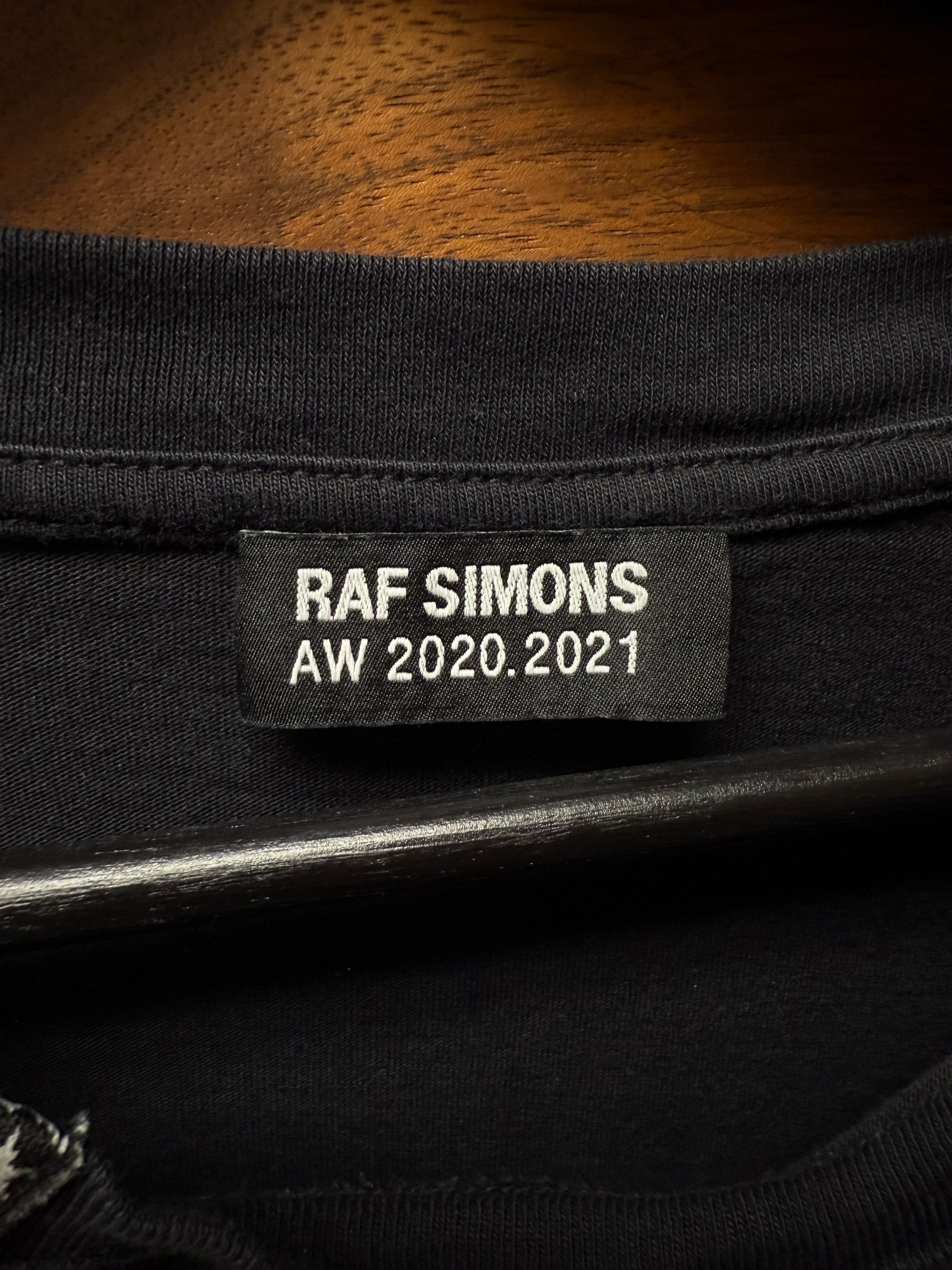 Raf Simons AW2020 Raf Simons ‘Solar Youth’ Flag Patch Black T-Shirt Size US L / EU 52-54 / 3 - 3 Thumbnail