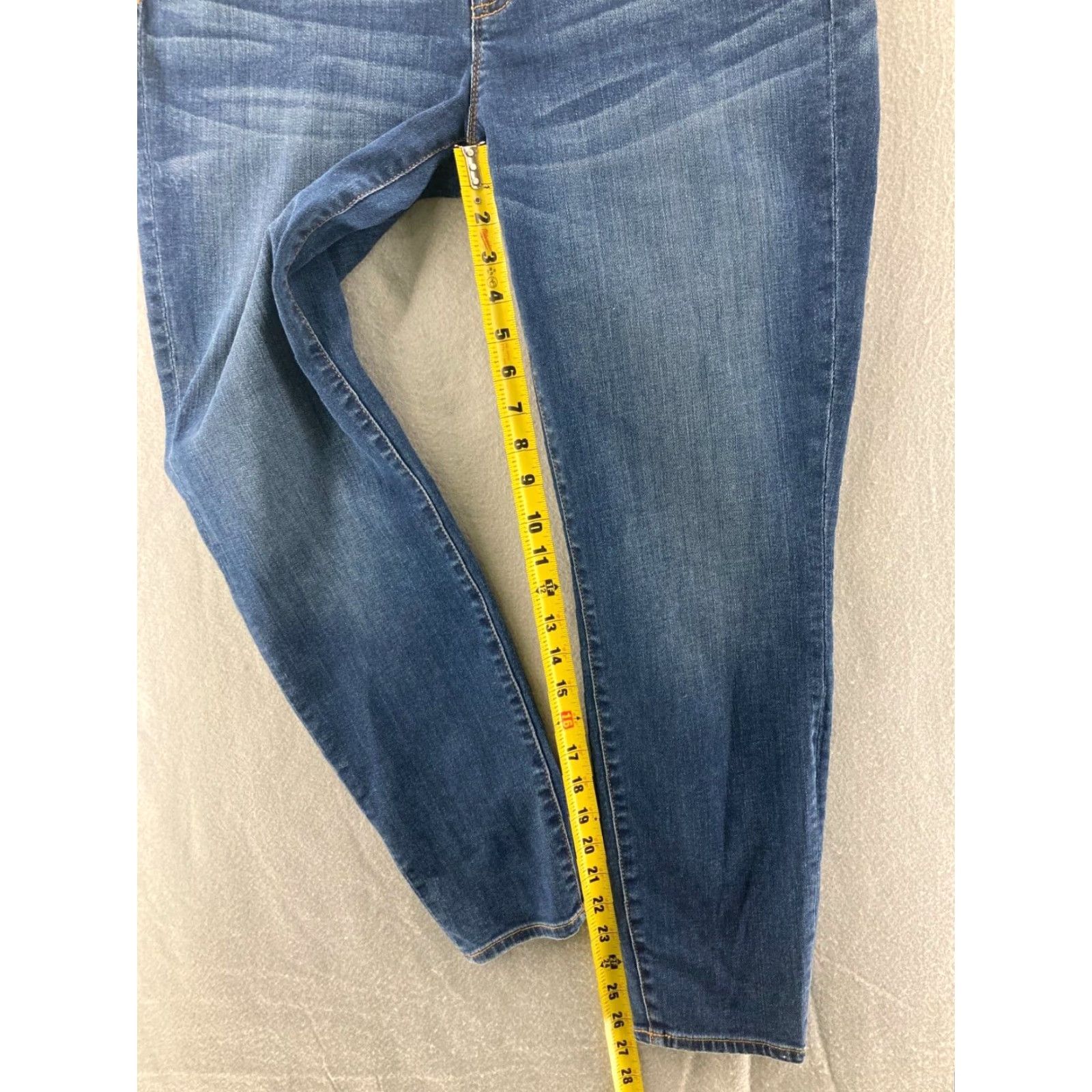 J.Crew J.CREW Women's 32x28 Medium Wash Straight Jeans Denim Regular Fit Blue Size 24" / US 00 / IT 34 - 5 Thumbnail