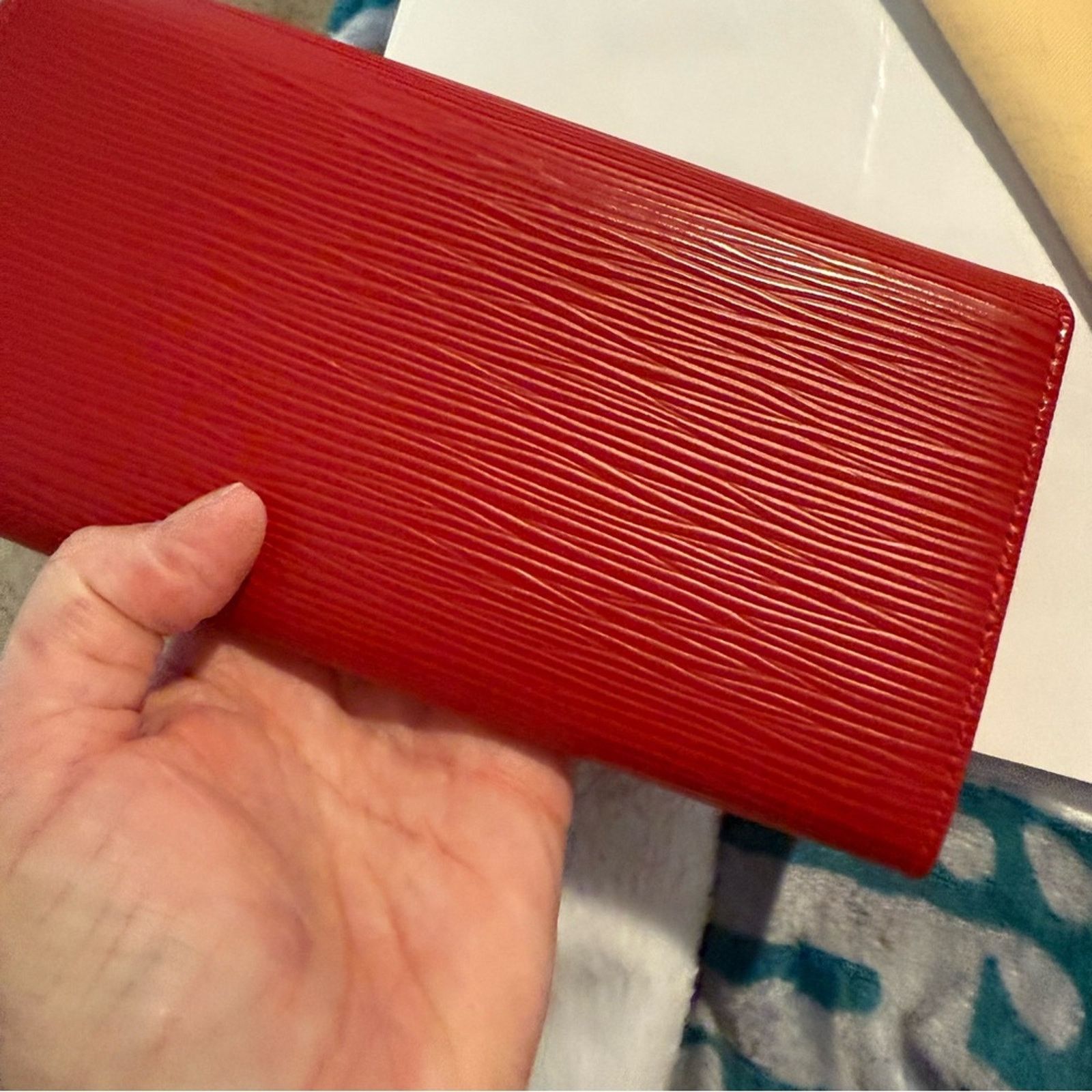 Louis Vuitton Louis Vuitton Epi Red Sarah Textured Leather Wallet Size ONE SIZE - 10 Thumbnail