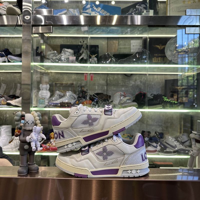 Louis Vuitton Louis Vuitton Printed Trainer Fashion Sneakers for Men -250 Size US 8 / EU 41 - 7 Thumbnail