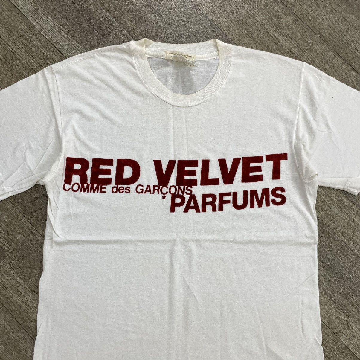 Comme des Garcons 🇯🇵 Vintage Comme des Garcons CDG Red Velvet Parfurm Tee Size US M / EU 48-50 / 2 - 2 Thumbnail