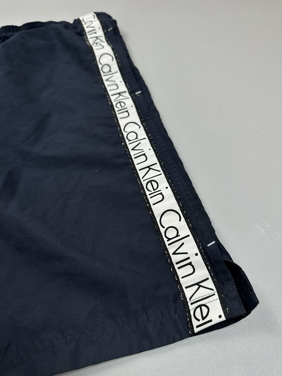 Calvin Klein Calvin Klein Blue Stripe Logo Swim Shorts Size US 32 / EU 48 - 3 Thumbnail
