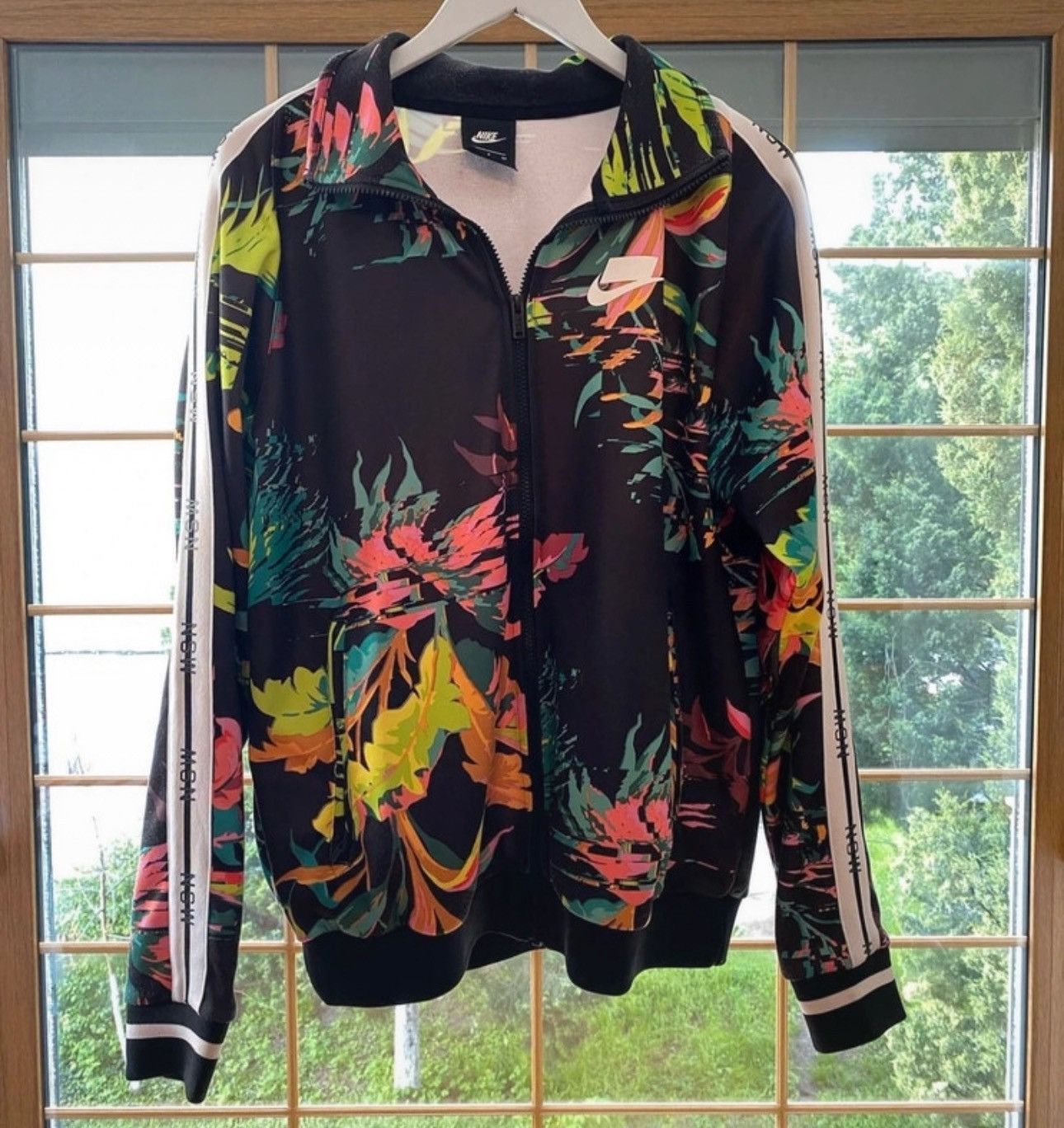 Image of Nike Sportswear Nsw Floral Zip Jacket in Black, Men's (Size Small)