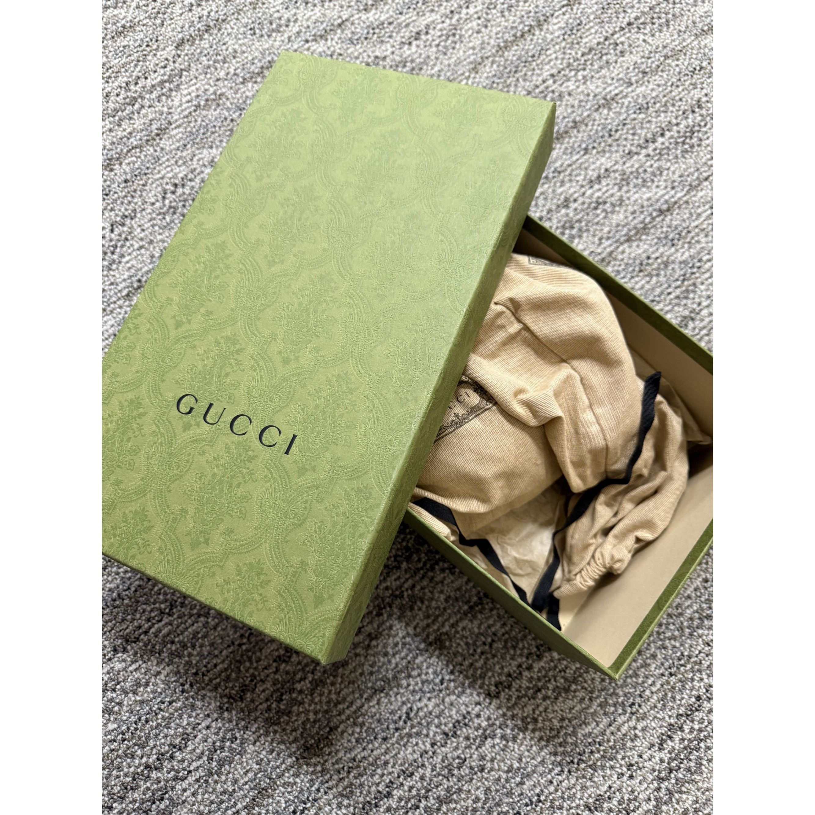 Gucci Gucci Beige Rubber GG Logo Slide Sandals Made In Italy Size Size US 7 / IT 37 - 6 Thumbnail