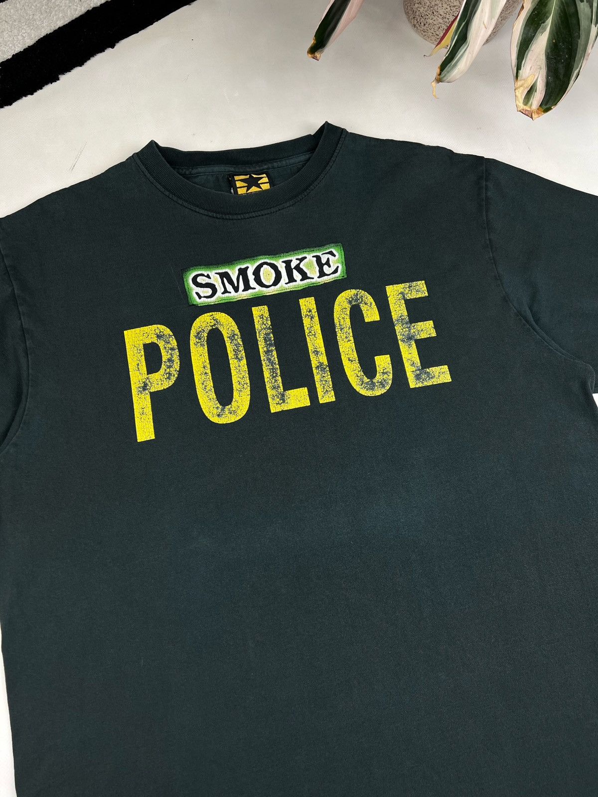 Vintage Vintage Smoke police T-shirt cannabis like Marlboro faded Size US L / EU 52-54 / 3 - 4 Thumbnail