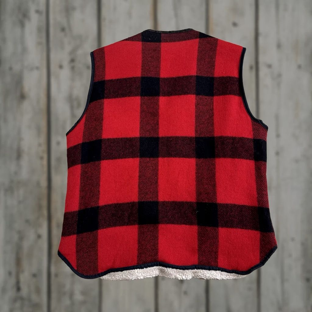 Vintage VINTAGE Woolrich Vest M Red Plaid Wool Sherpa Lined Buffalo Mackinaw USA Rugged Men s Size US M / EU 48-50 / 2 - 1 Thumbnail