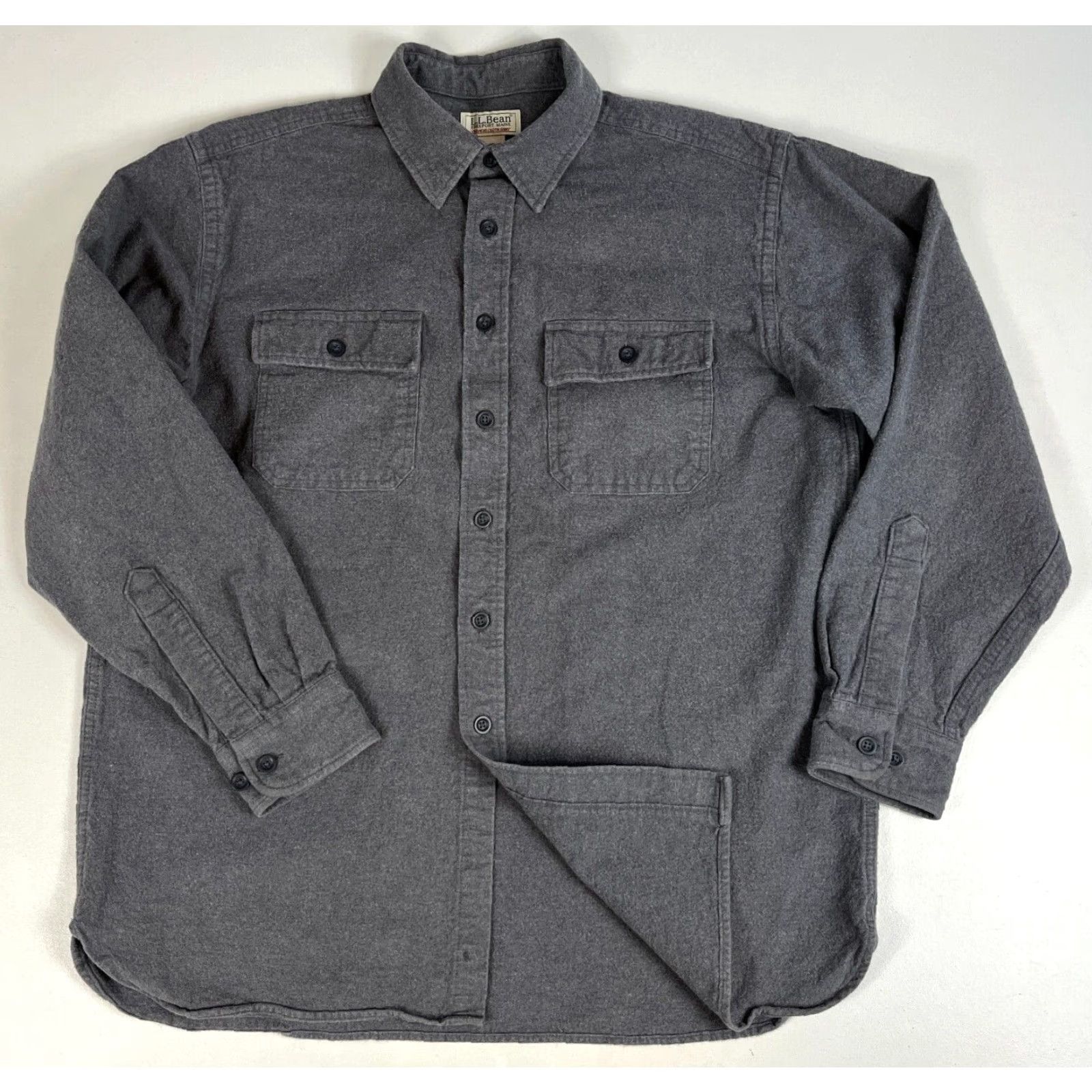 Vintage VINTAGE L.L. Bean Men’s Chamois Cloth Shirt Button-Up L Reg Gray Cotton Heavyweight Pockets Outdoors Shirt Mens Size US L / EU 52-54 / 3 - 2 Thumbnail
