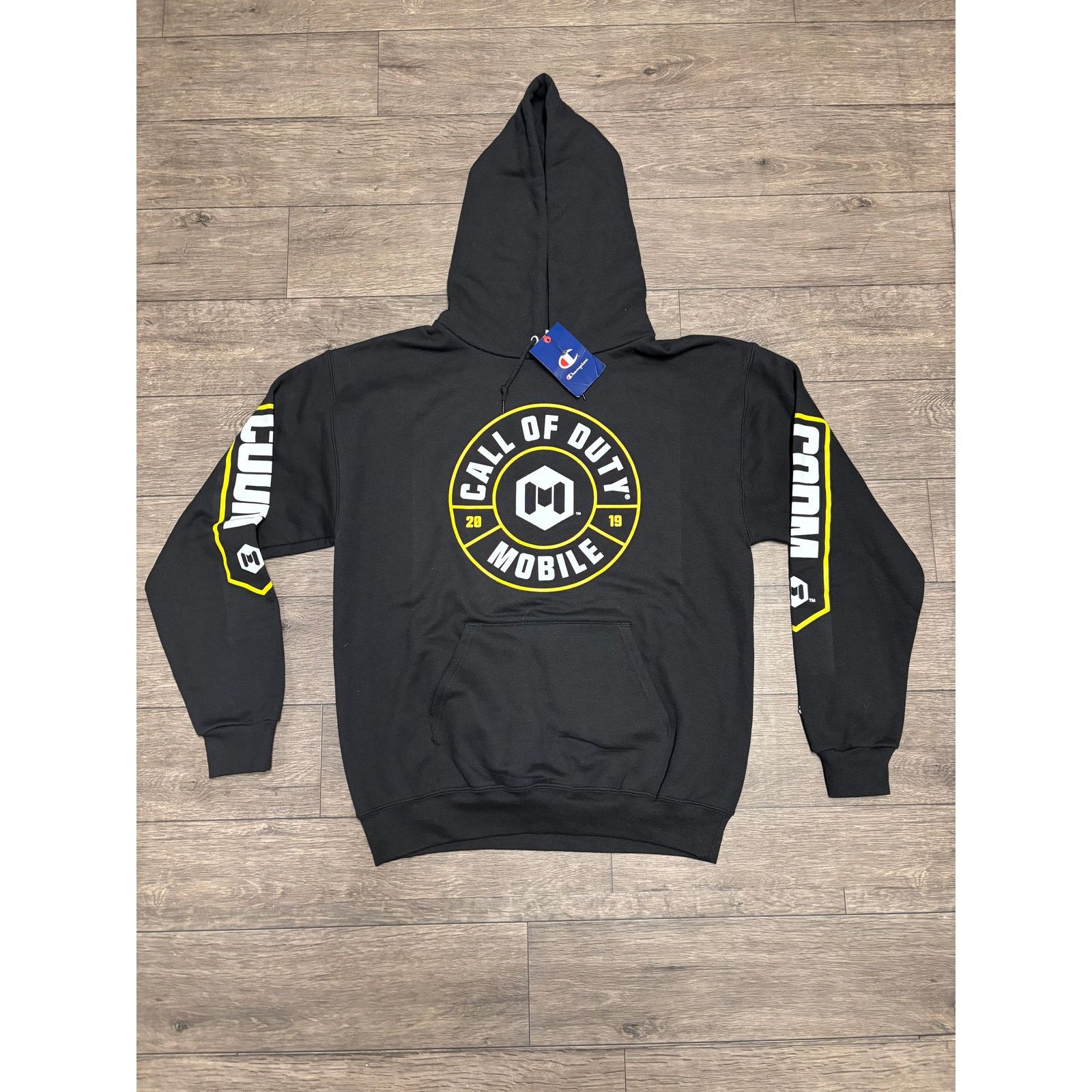 Champion NWT Call of Duty Mobile Champion Black Hoodie Sz M Size US M / EU 48-50 / 2 - 1 Thumbnail
