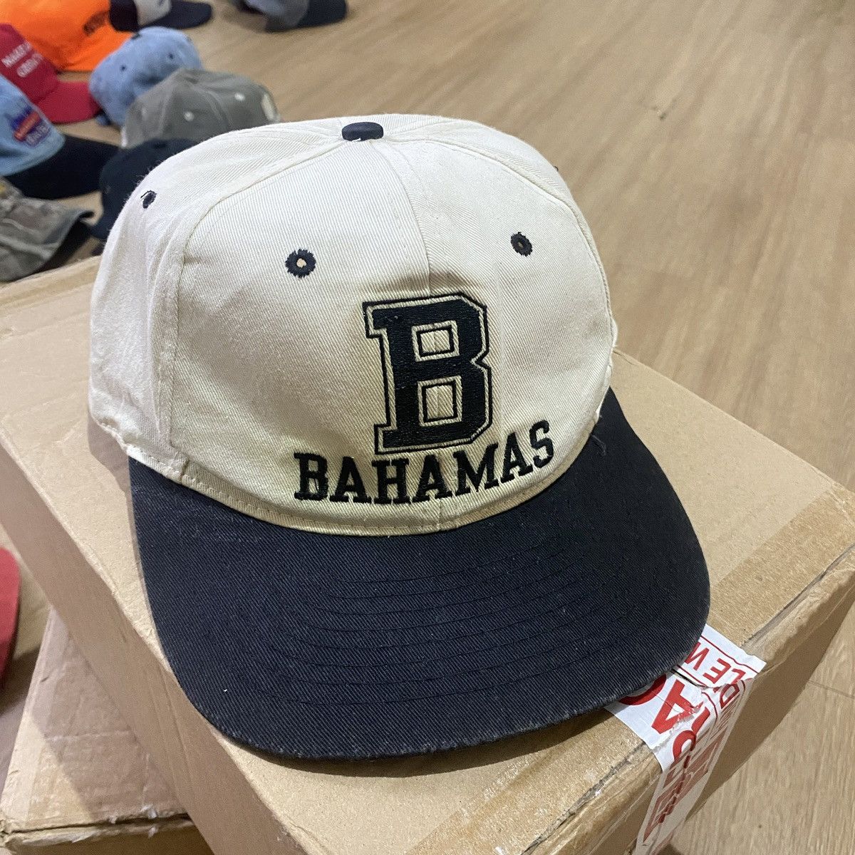 Vintage 90s BAHAMAS BASEBALL CAP Size ONE SIZE - 1 Thumbnail