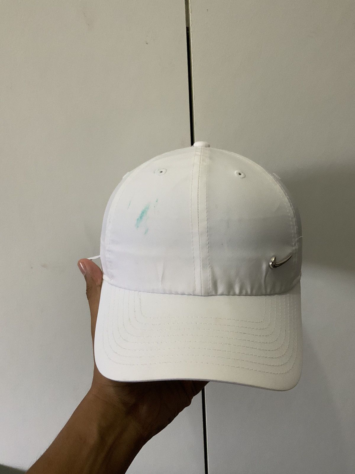 Nike Nike Small Swoosh Logo White Hat Size ONE SIZE - 5 Thumbnail
