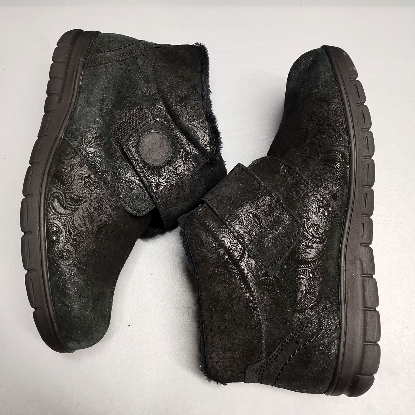 Vintage Cosyfeet Martha Ankle Boots Womens 8.5 Black Paisley Faux Fur Lined Hook & Loop Womens Size 8.5 Bootie Size US 9 / IT 39 - 3 Thumbnail