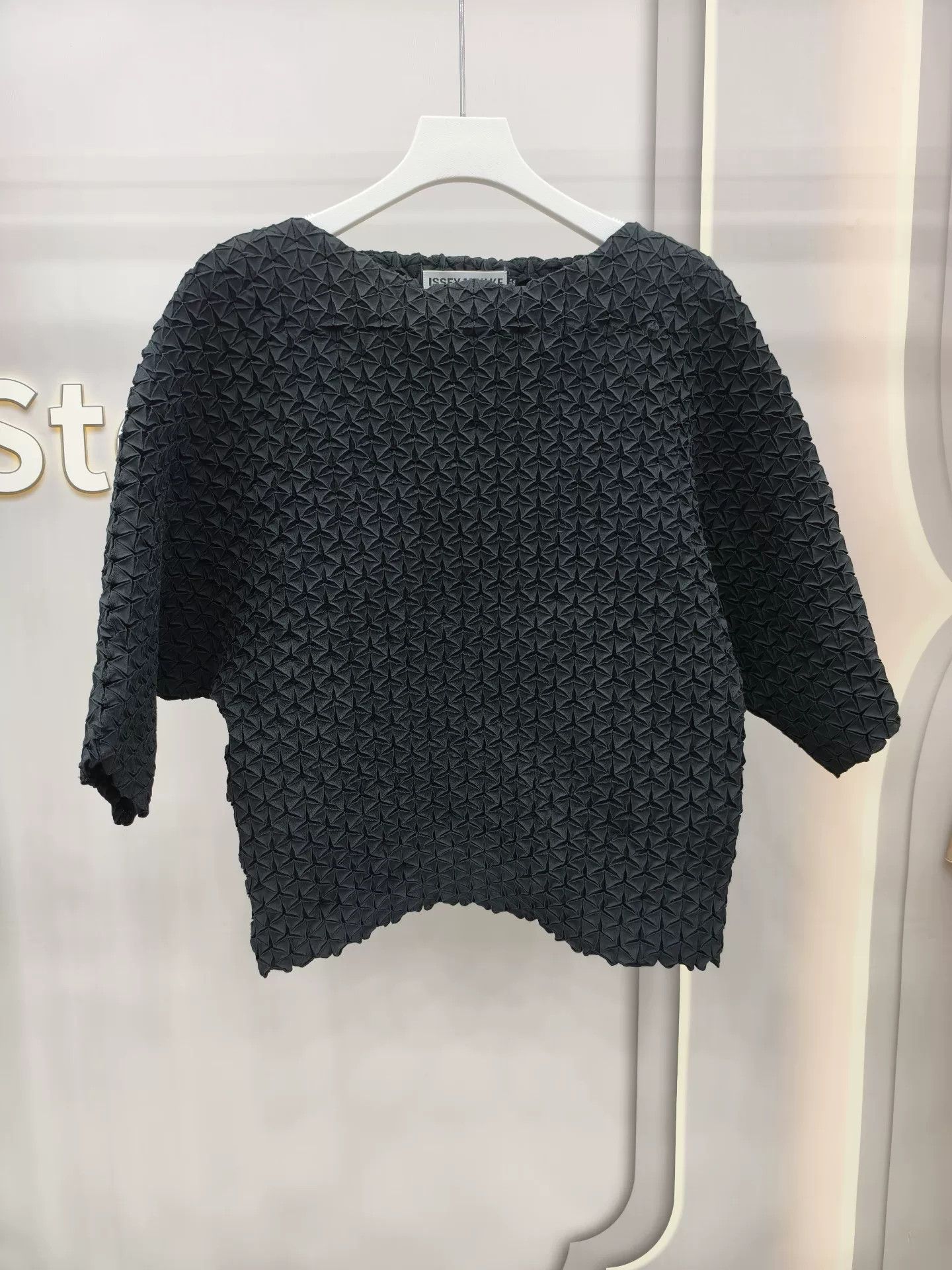 Pleats Please Issey Miyake Issey Miyake Black Plisse Top Size 2 Size M / US 6-8 / IT 42-44 - 1 Thumbnail