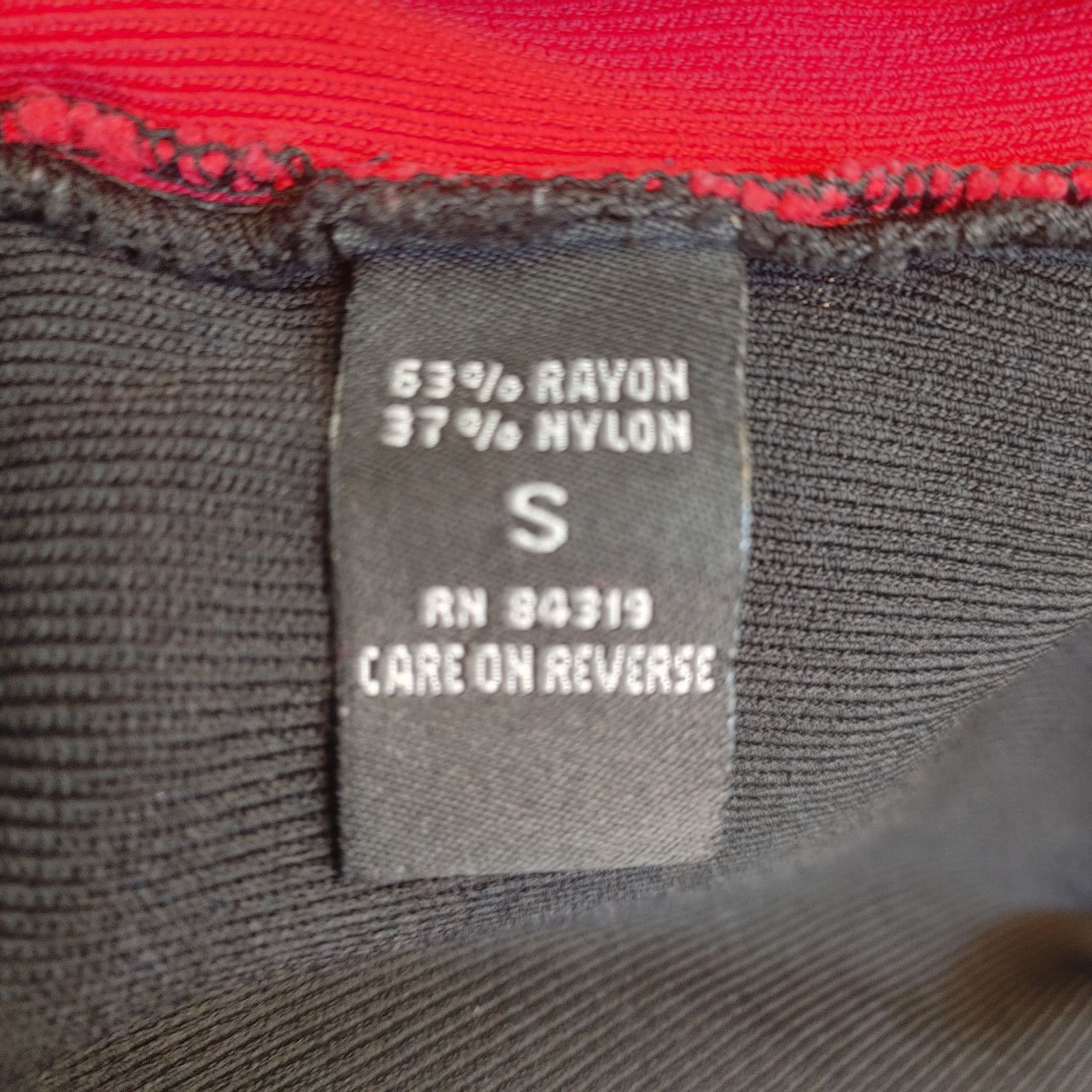 Other Lynn by Cyrus Women's S Black/Red Mock Boat Neck Top Size S / US 4 / IT 40 - 4 Thumbnail