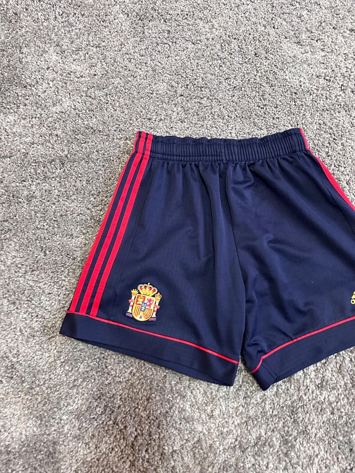Adidas SPAIN 1998 1999 HOME FOOTBALL SOCCER SHORTS ADIDAS sz M MEN Size US 34 / EU 50 - 2 Thumbnail