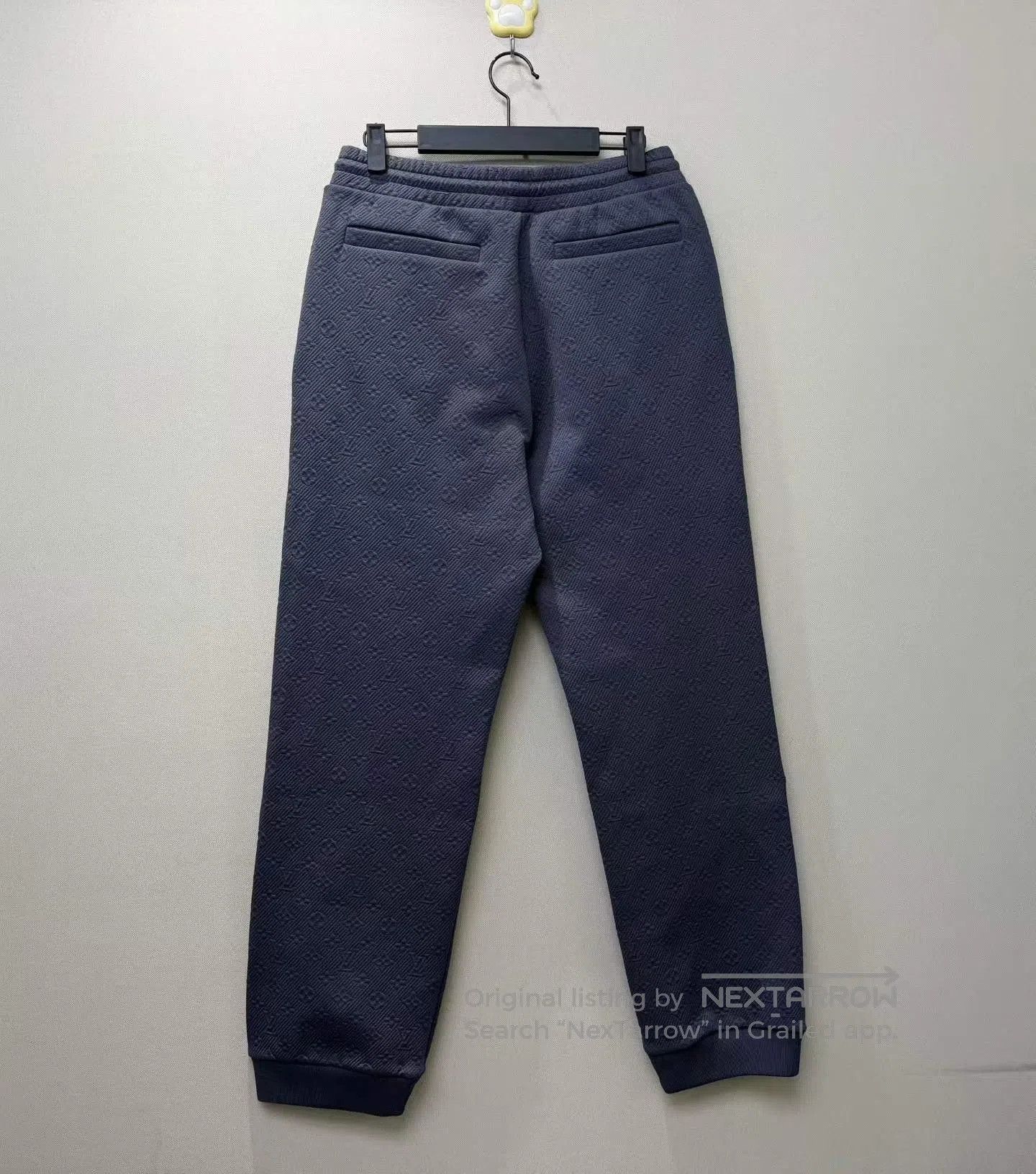 Louis Vuitton Louis Vuitton size L Heather Grey Embossed Full Logo Pants Size US 27 - 4 Thumbnail