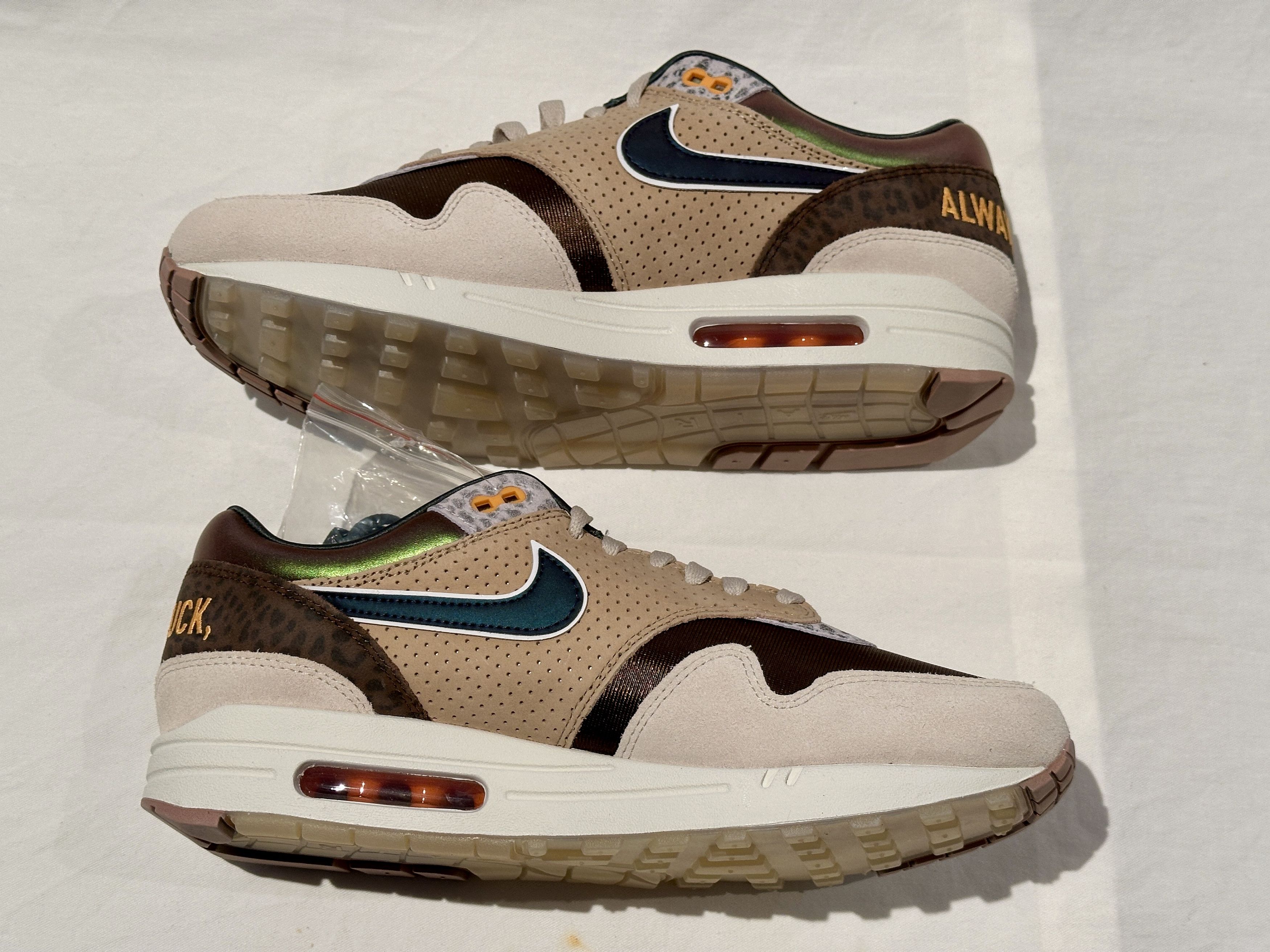 Nike BRAND NEW NIKE AIR MAX 1 '87 PRE ‘University of Oregon’ SZ11 Size US 11 / EU 44 - 2 Thumbnail
