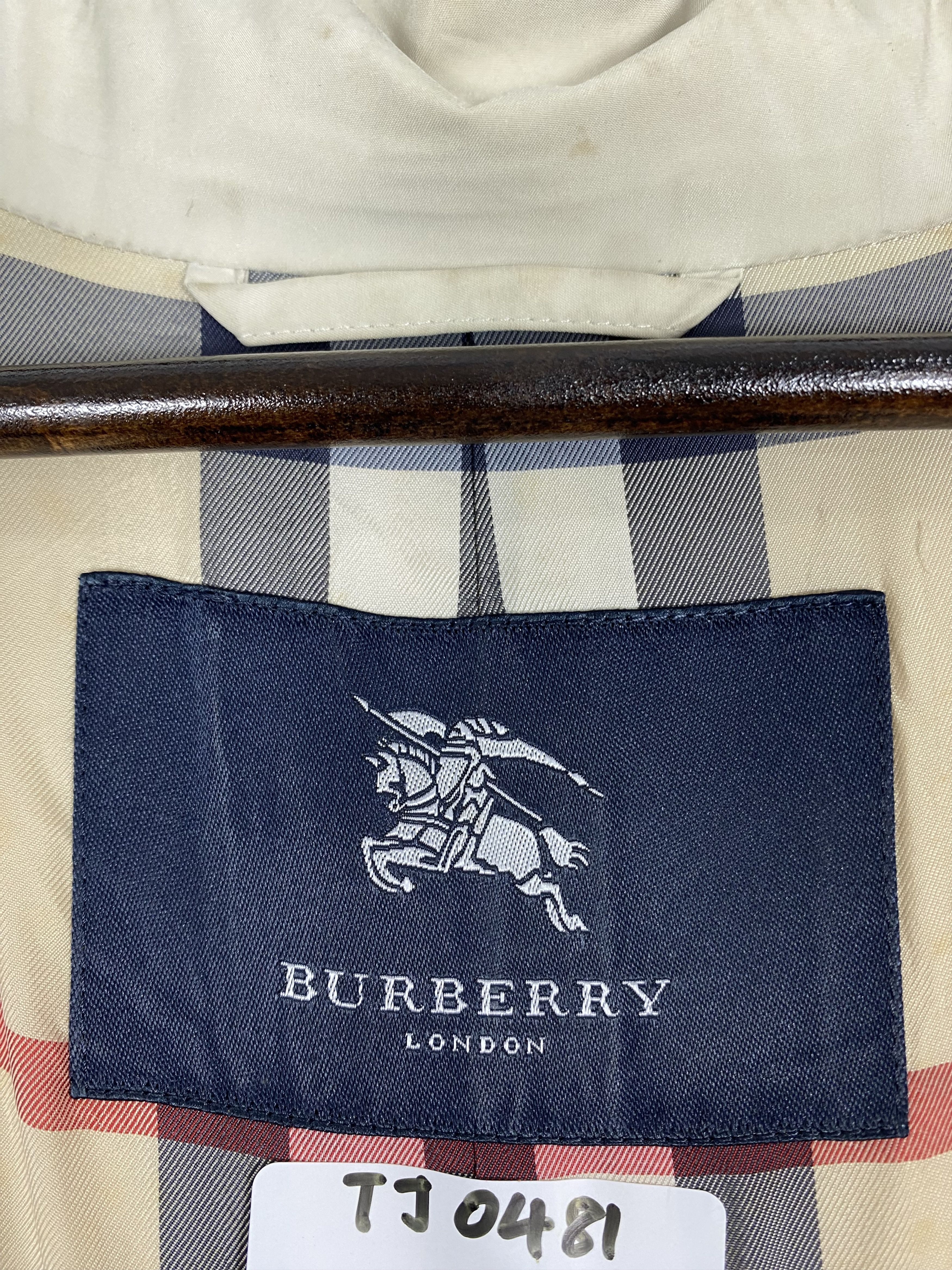 Burberry Vintage Burberry London Trench Coat Beige Cotton Shell Size US L / EU 52-54 / 3 - 9 Thumbnail