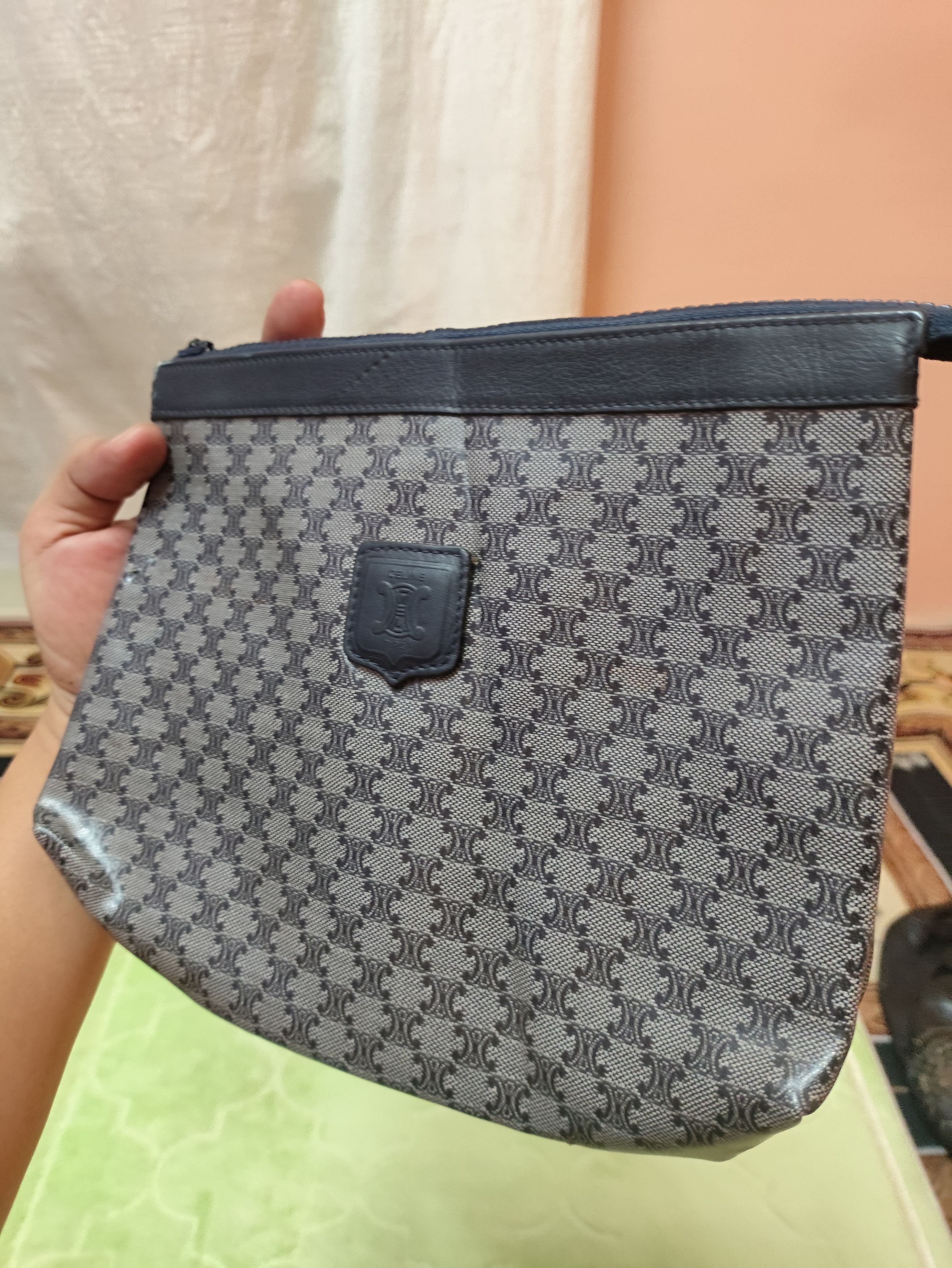 Celine × Vintage Distressed Celine Paris Clutch Bag (Zipper head Defect) Size ONE SIZE - 7 Thumbnail