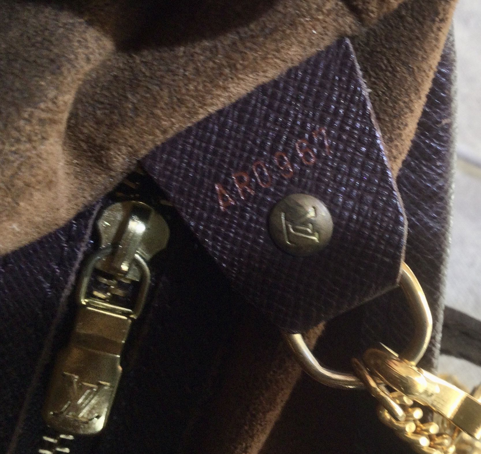Louis Vuitton Pre-Owned Louis Vuitton Brown Checkered Bucket Bag Size ONE SIZE - 13 Thumbnail