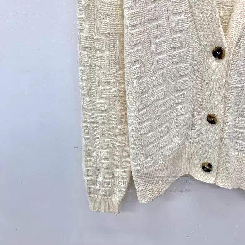 Hermes Hermes Beige textured knit mohair V-neck single-breasted l Size XS / US 0-2 / IT 36-38 - 4 Thumbnail