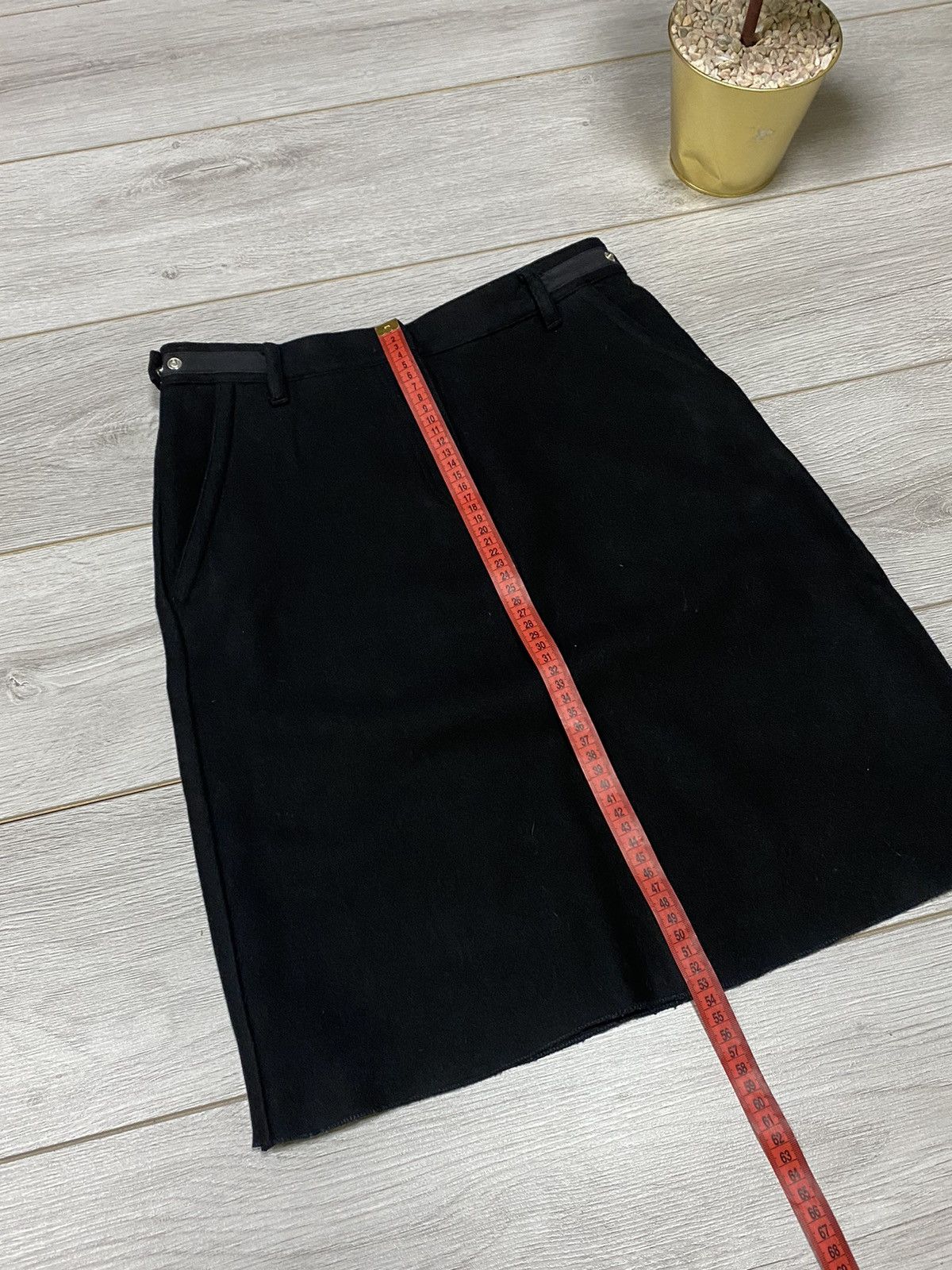 Maison Margiela Maison Margiela heavy weight white stitch wool skirt Size 28" / US 6 / IT 42 - 14 Thumbnail