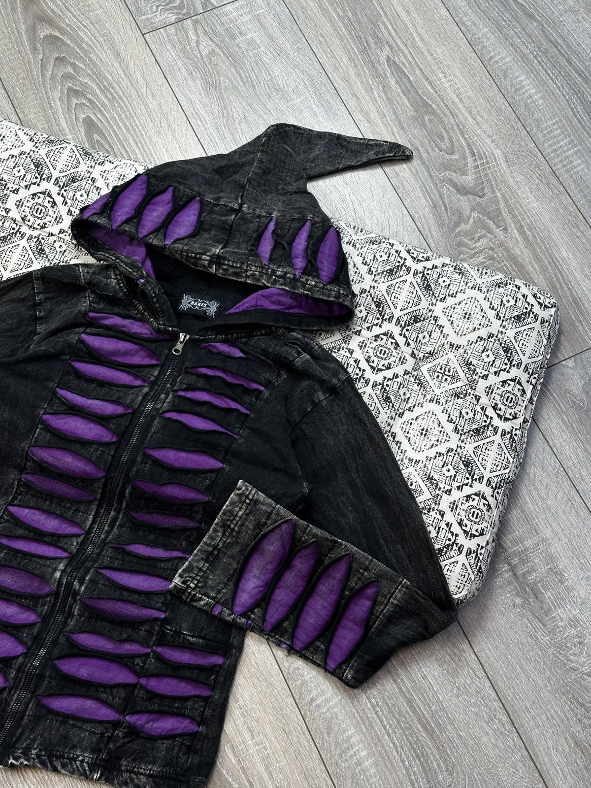 Fruit Of The Loom Boho Slashed Purple Goth Pointed Elf Hippie Goth Hoodie Size S / US 4 / IT 40 - 2 Thumbnail