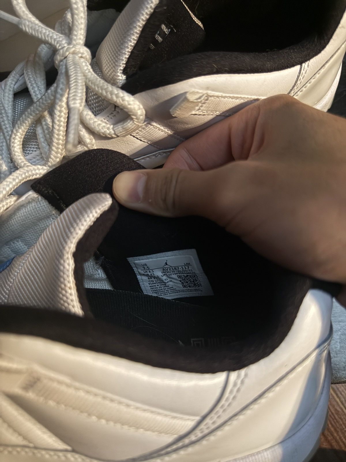 Jordan Brand 2021 Jordan 11 legend blue Size US 9.5 / EU 42-43 - 7 Thumbnail