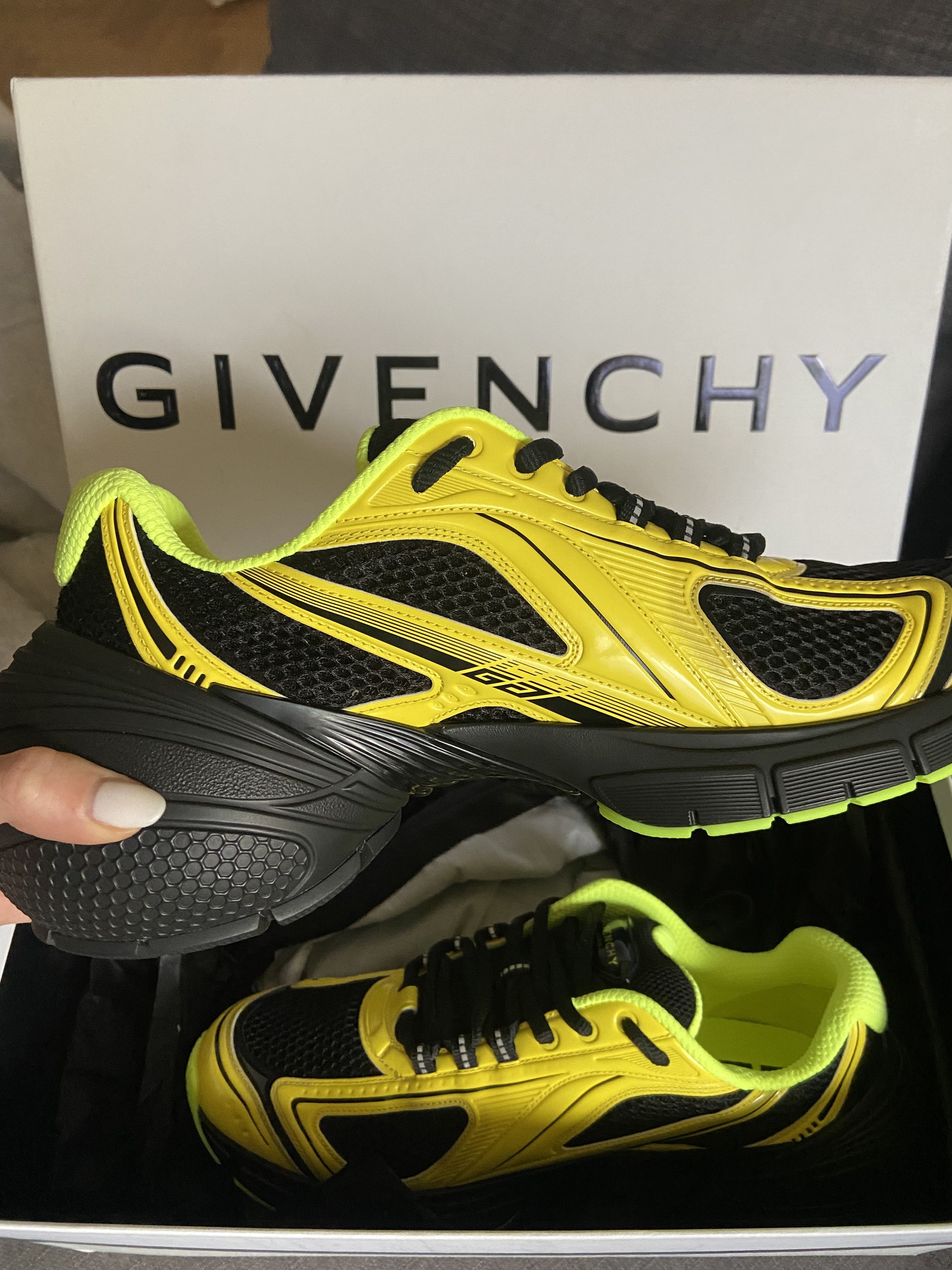 Givenchy Givenchy TK-MX Runner Yellow & Black Size US 9 / EU 42 - 3 Thumbnail