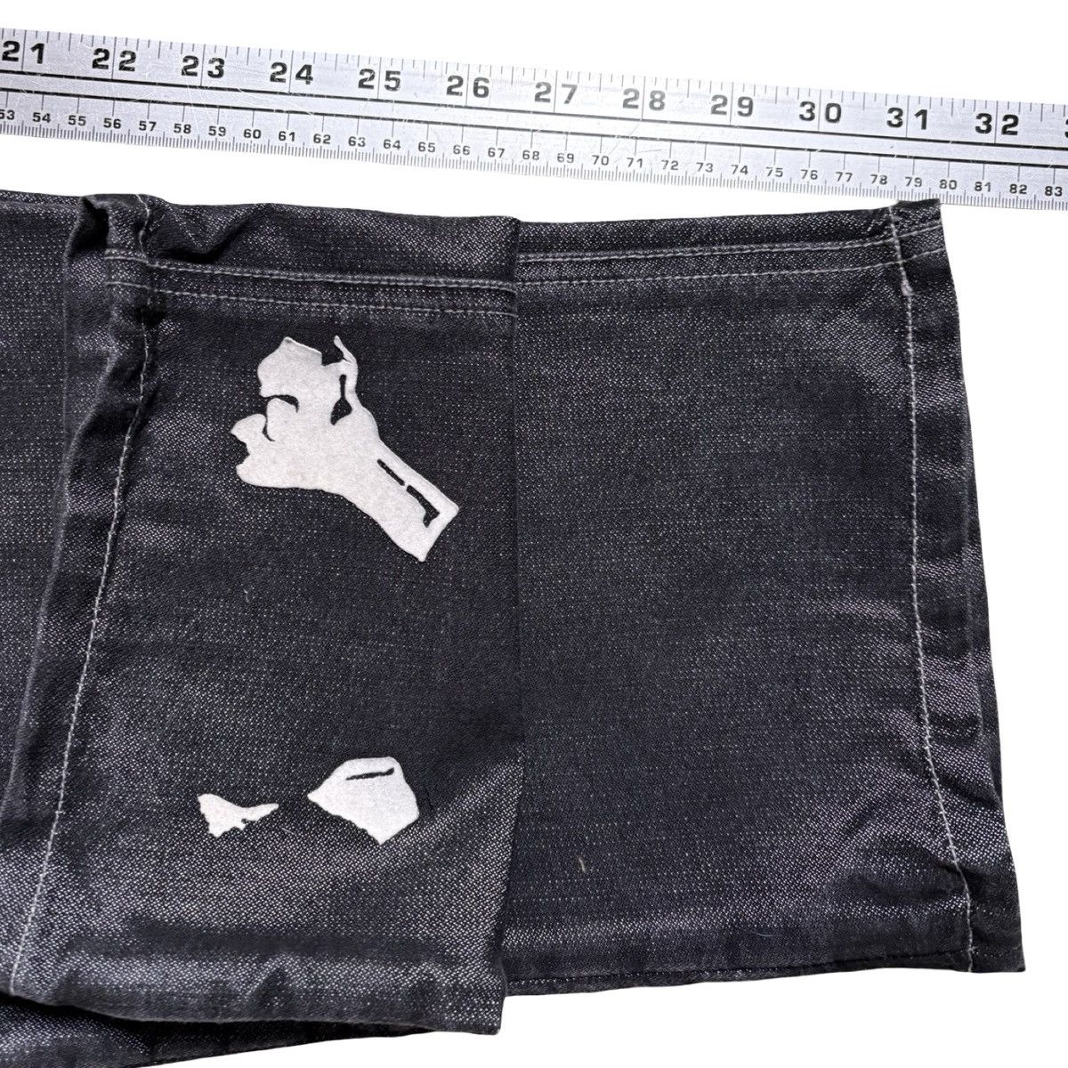 Guess Vintage 90s Guess Metallic Wash Skull Crossbones Jeans 33X31 Size US 33 - 6 Thumbnail