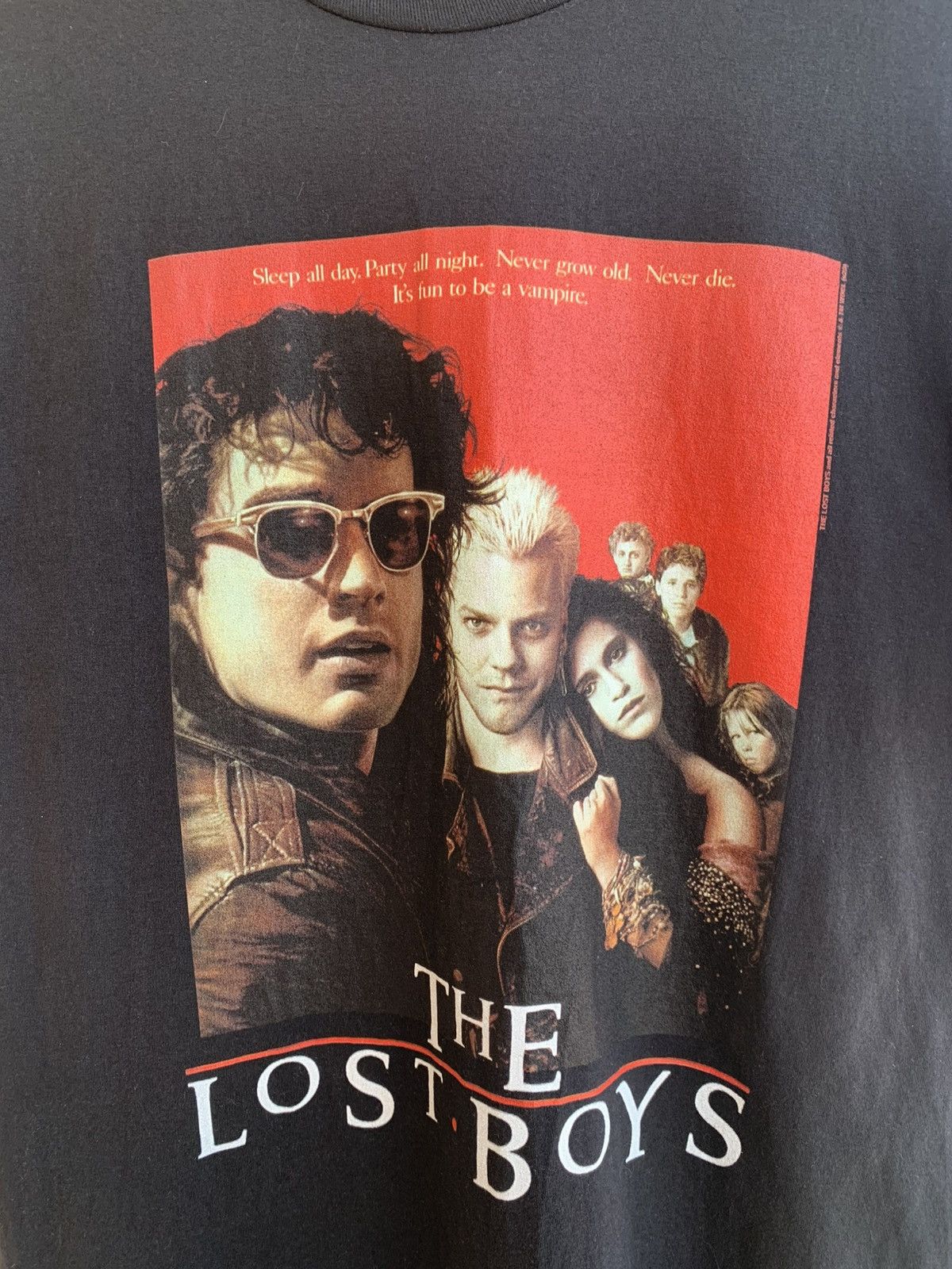 Vintage The Lost Boys 1987 Promo Comedy Horror Movie T-Shirt 2020 Size US M / EU 48-50 / 2 - 6 Thumbnail
