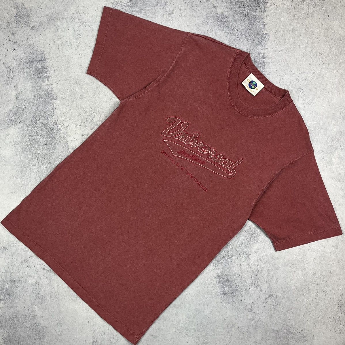 Universal Studios Vintage Universal Studios big logo movie T Shirt 90’s Size US M / EU 48-50 / 2 - 1 Thumbnail