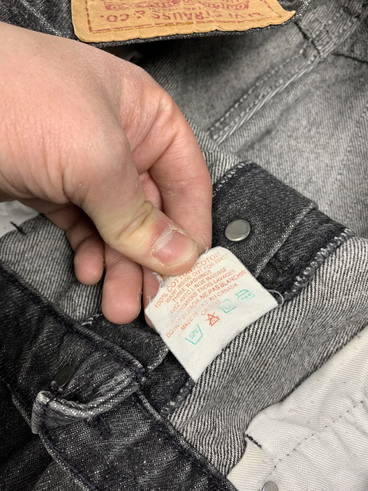 Levi's Vintage Levi’s 501 Red Tab Stonewashed Jeans Men’s Sz 36/32 Size US 36 / EU 52 - 13 Thumbnail