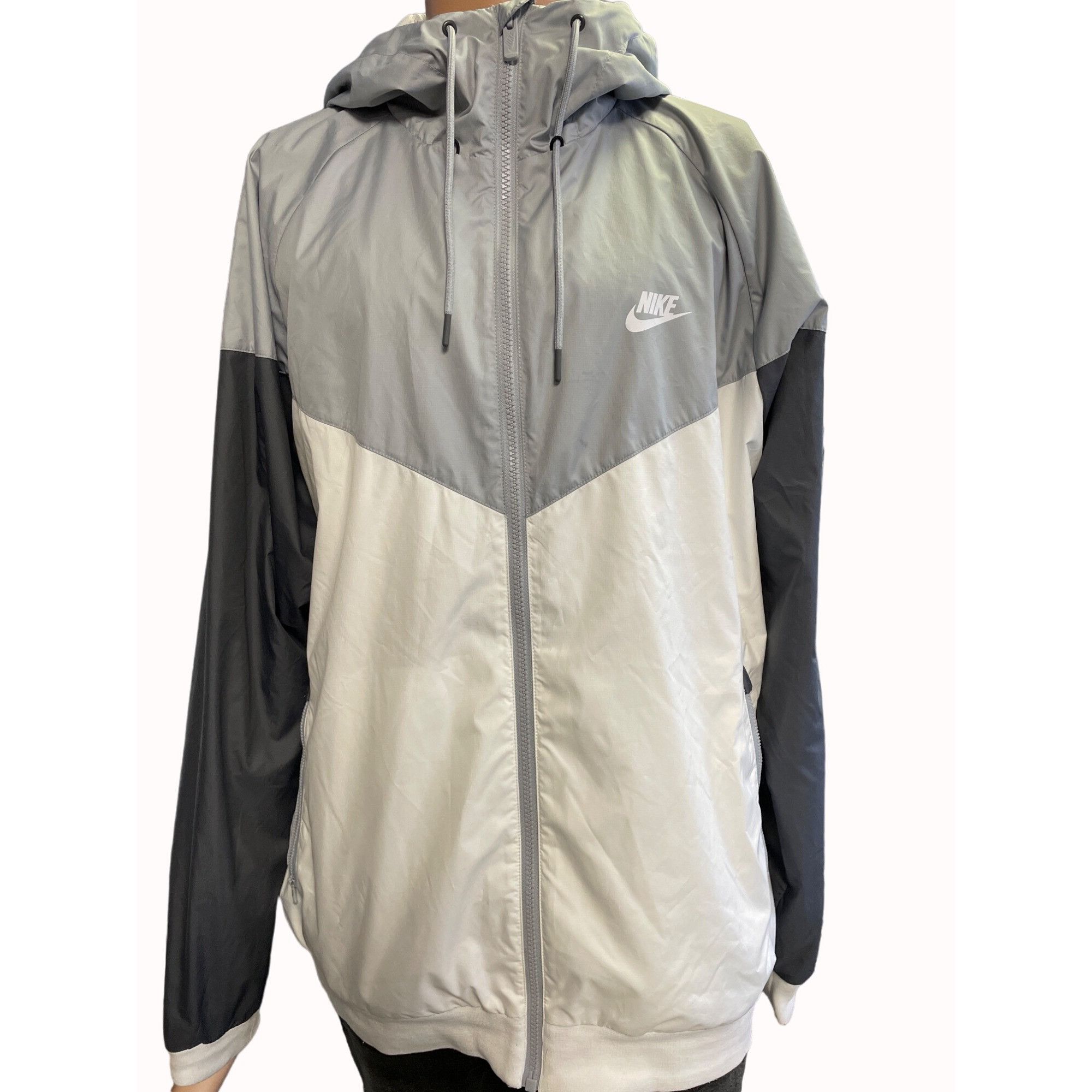 Nike Nike Men's Gray & White Jacket/Windbreaker Zipper Up Size XL Size US XL / EU 56 / 4 - 2 Thumbnail