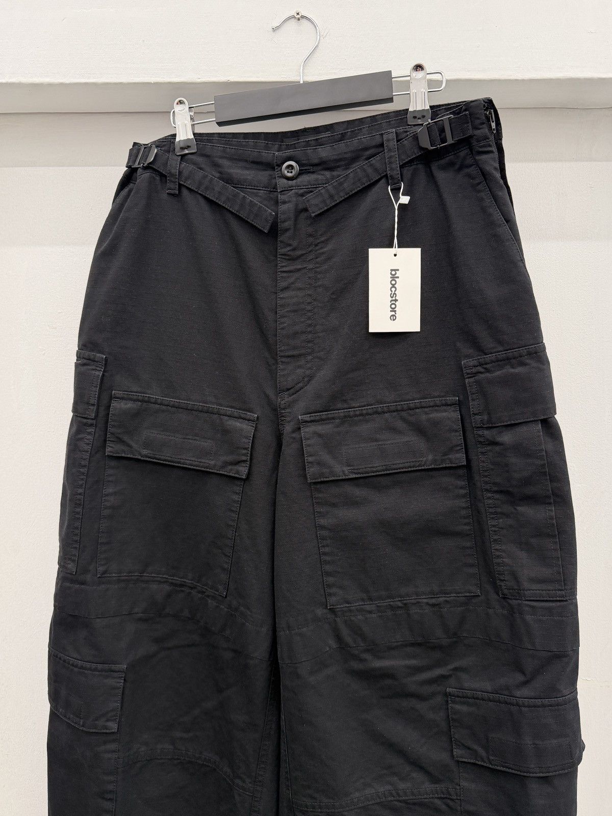 Balenciaga SUMMER 2023 CARGO SKIRT PANTS Size US 32 / EU 48 - 3 Thumbnail