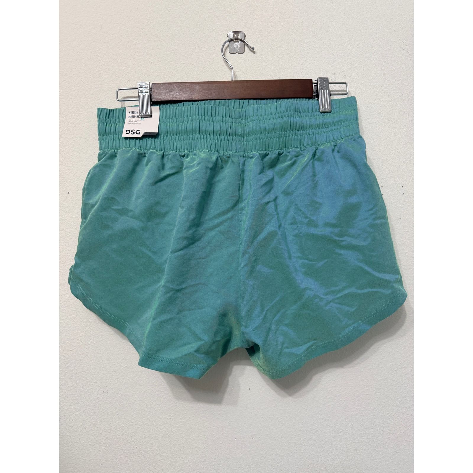 Other NWT DSG Women's Stride High Rise Green Iridescent Short Sz S Size 27" / US 4 / IT 40 - 2 Thumbnail