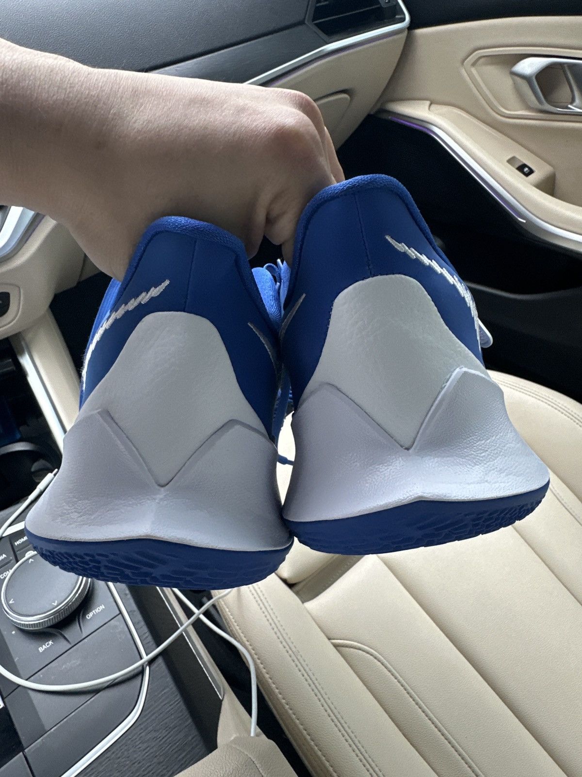 Nike Nike Kyrie Low 3 Size US 9.5 / EU 42-43 - 6 Thumbnail