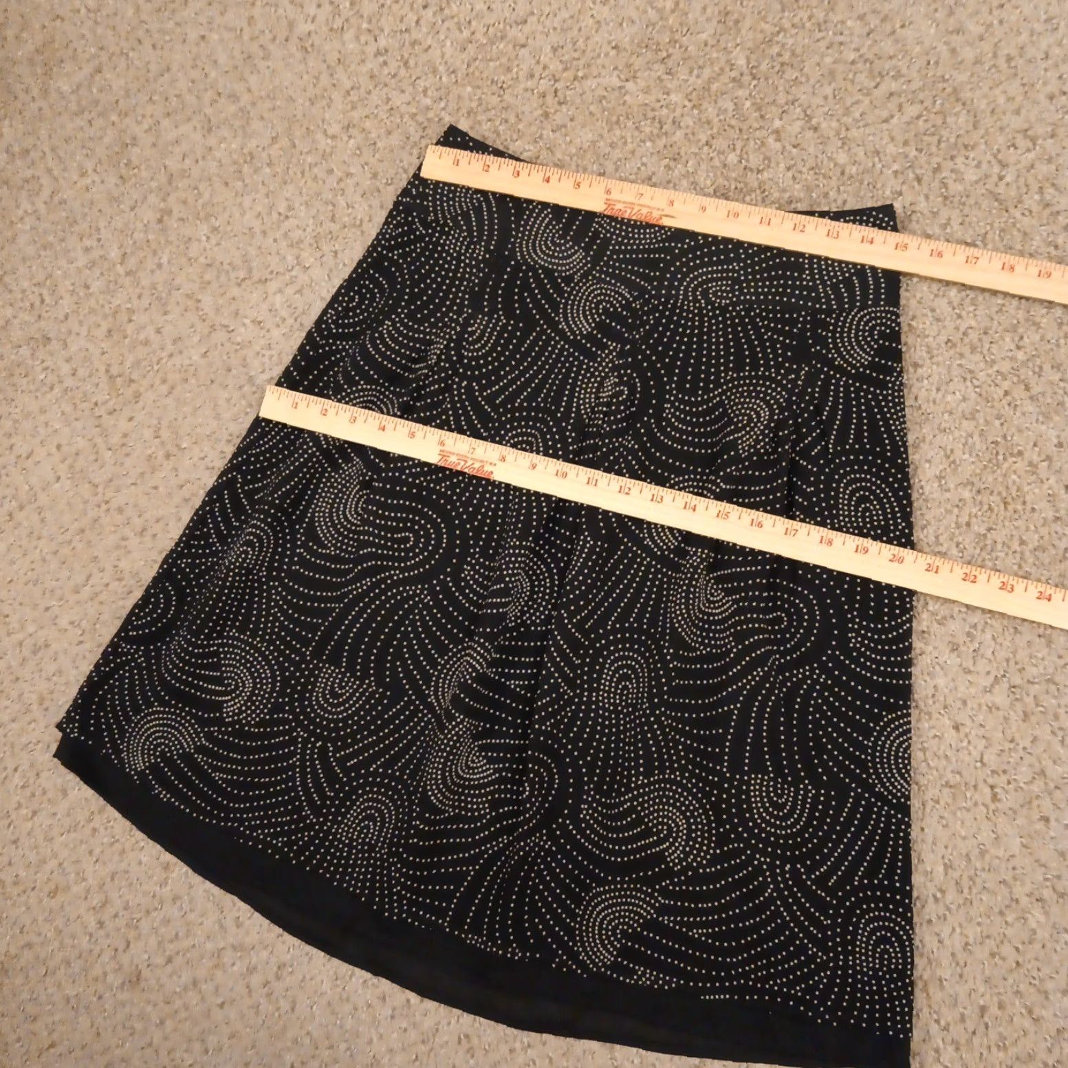 Geoffrey Beene Geoffrey Beene Skirt Women Knee Length A-Line Black Geometric Pleated Lined Size 4 Size 27" / US 4 / IT 40 - 2 Thumbnail