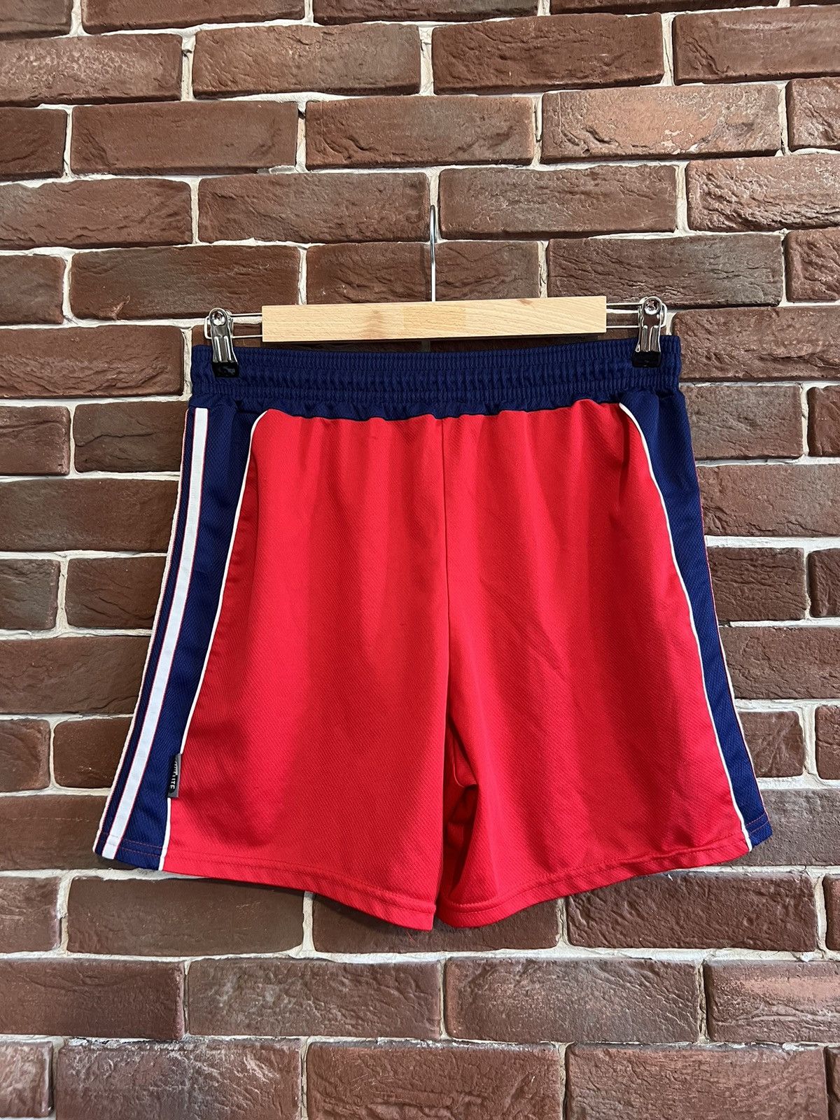 Adidas Rare Vintage 1999 90s Adidas Bayern Munich Shorts L Football Size US 34 / EU 50 - 2 Thumbnail