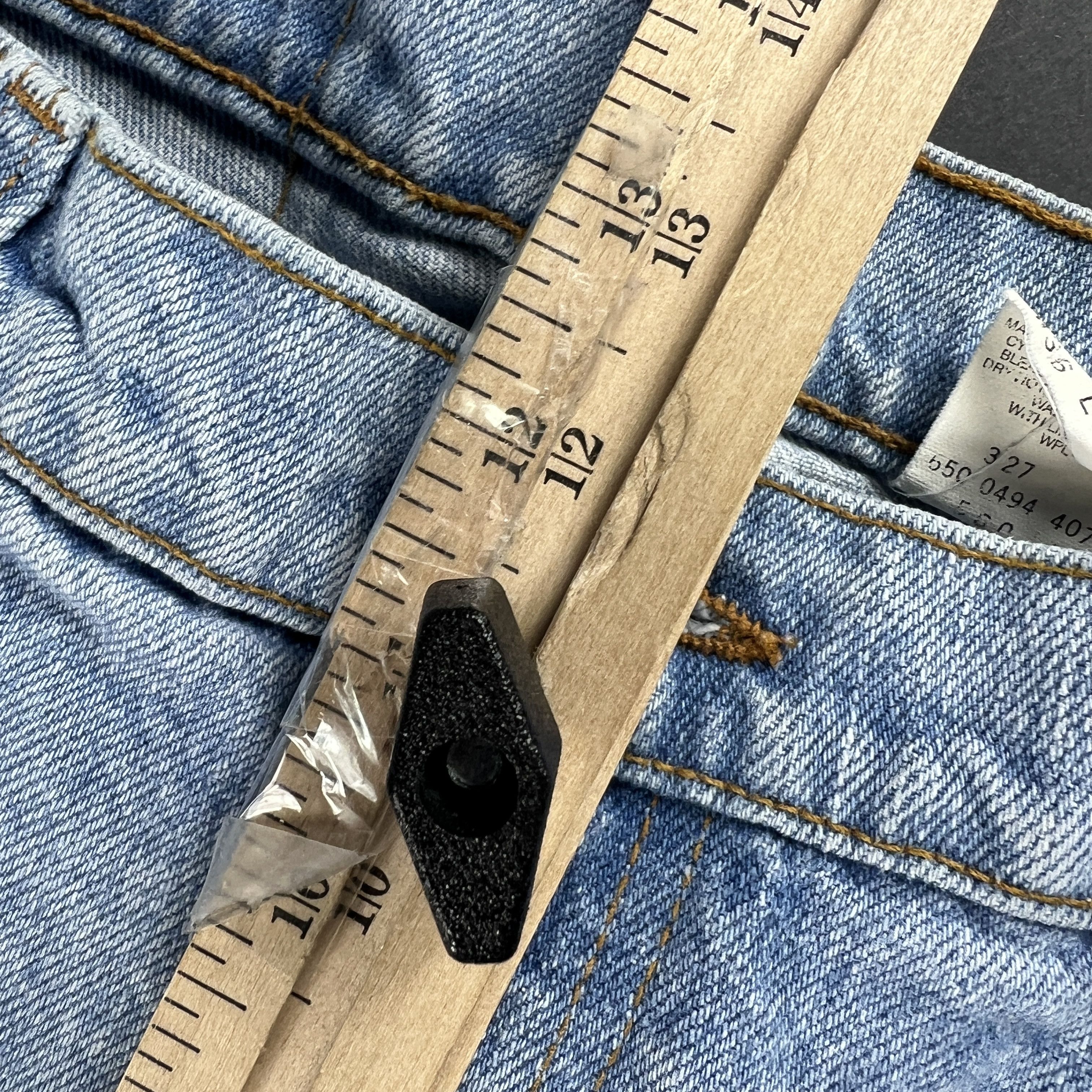 Levi's × Vintage VTG 90s Levi's Jeans 560 Loose Tapered Light Blue Denim Size US 35 - 21 Thumbnail